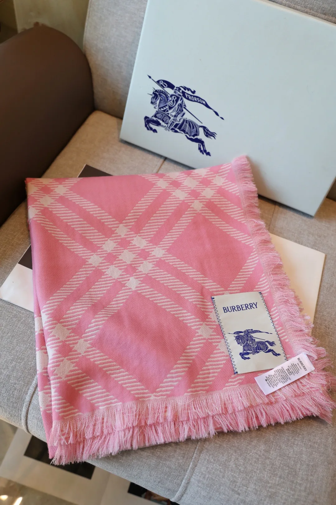 Шарфы Burberry 18419149