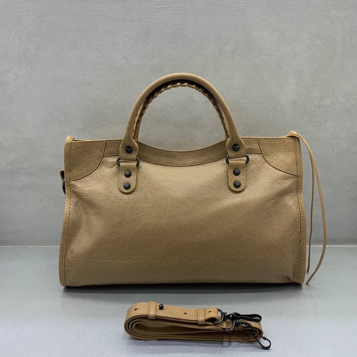 Классические Сумки Женские Balenciaga 11305264