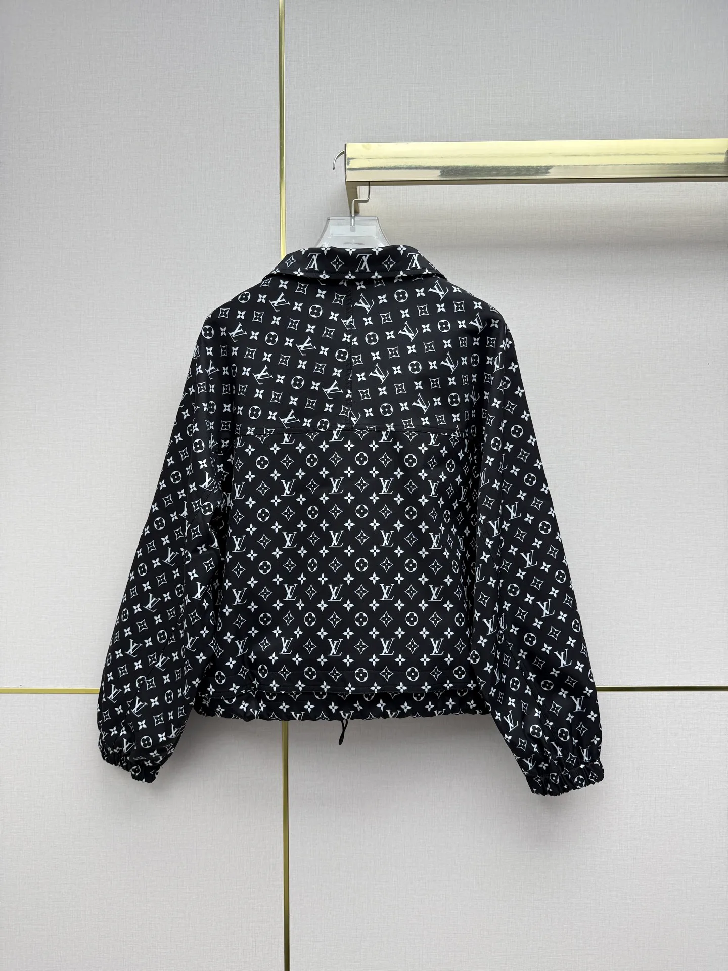 Куртки И Пуховики Женские Louis Vuitton 17953152