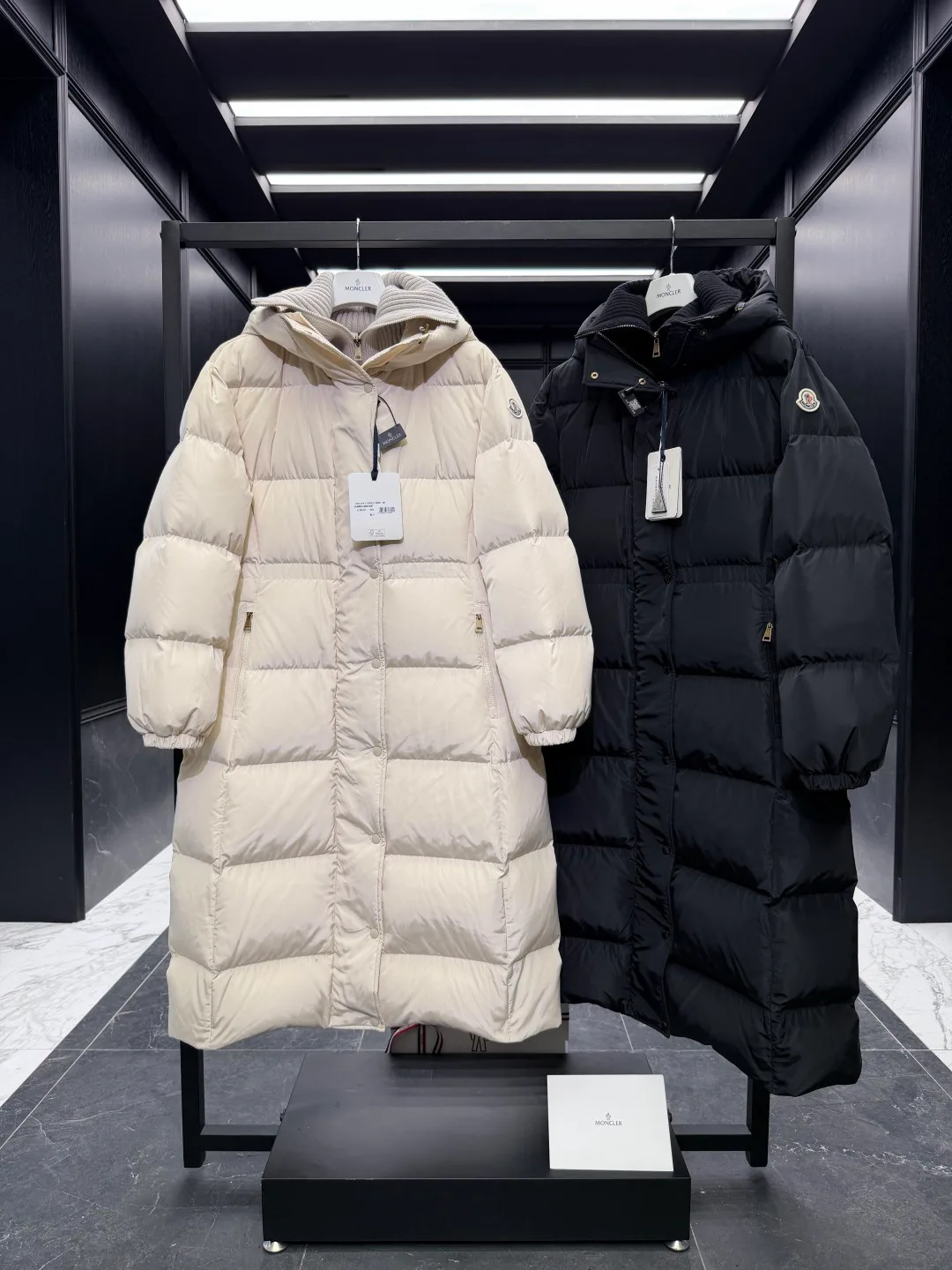 Куртки И Пуховики Женские Moncler 18430345
