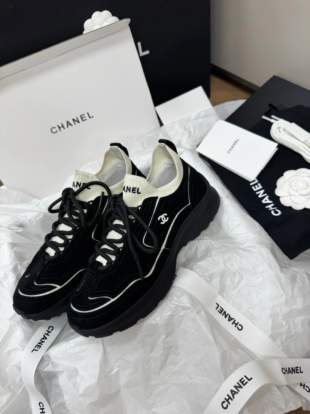 Кроссовки Женские Chanel 17418276