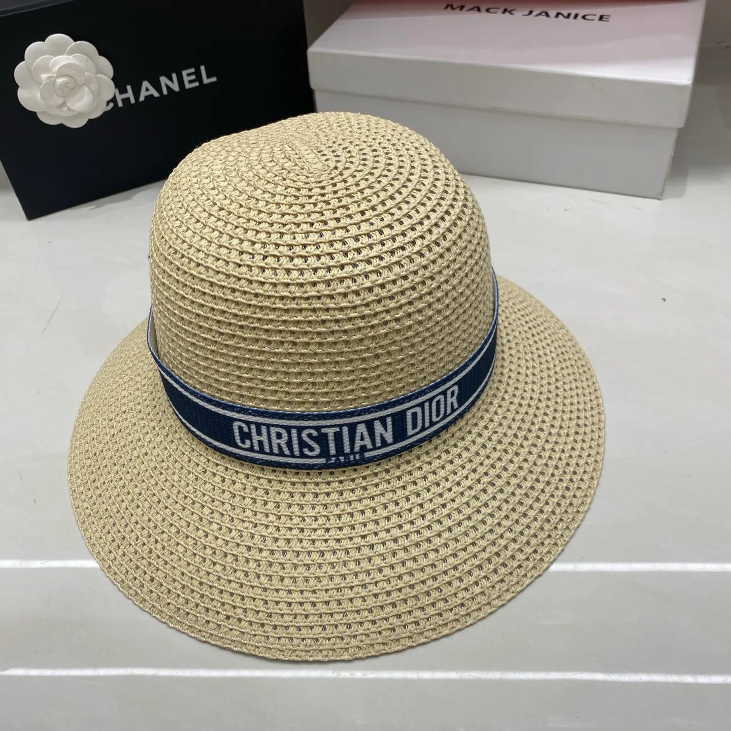 Головные Уборы Christian Dior 17498279