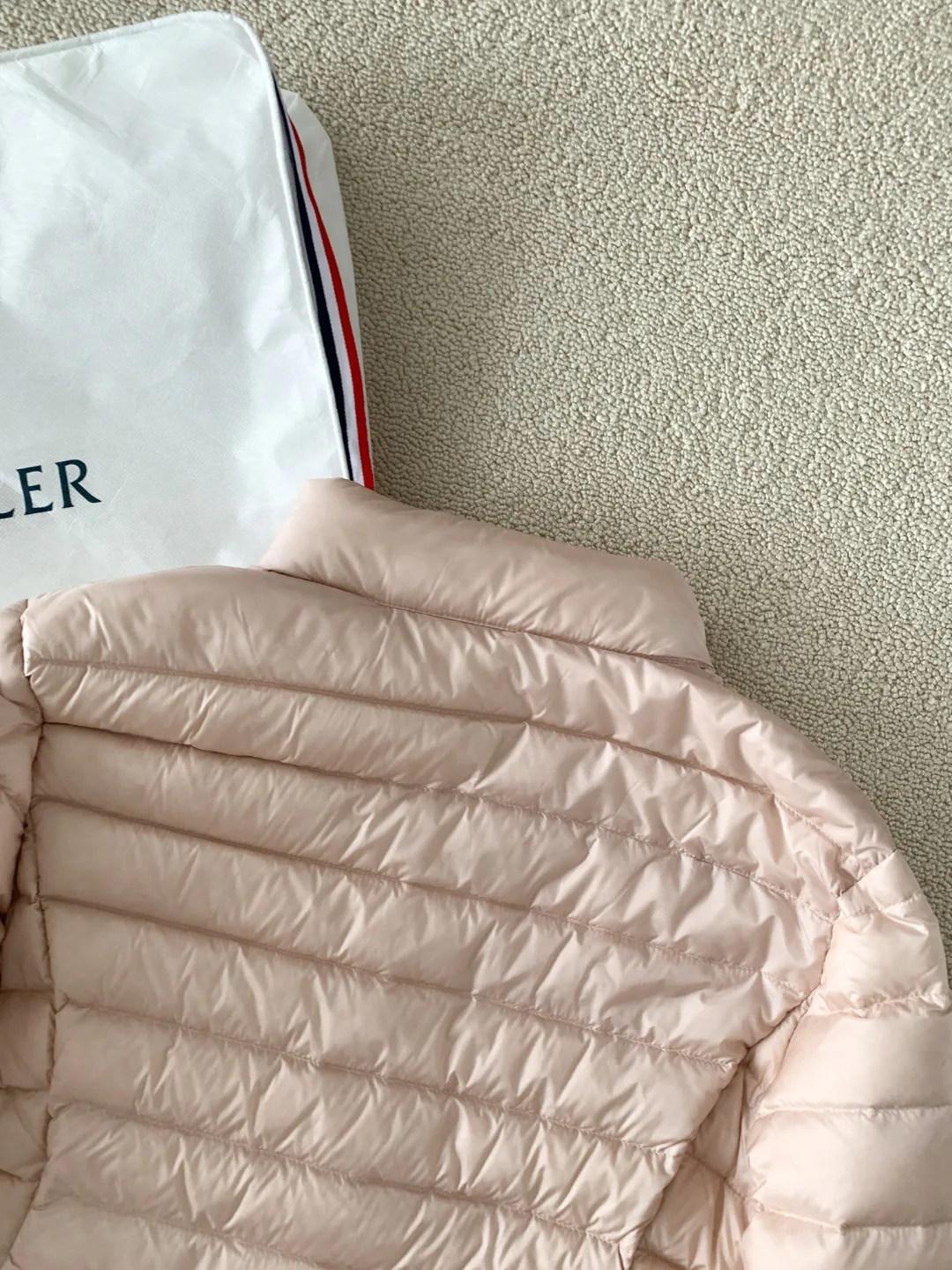 Куртки И Пуховики Женские Moncler 18922979