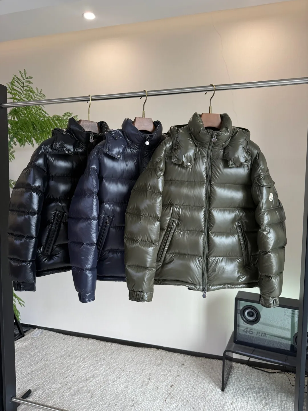 Куртки И Пуховики Мужские Moncler 1073509
