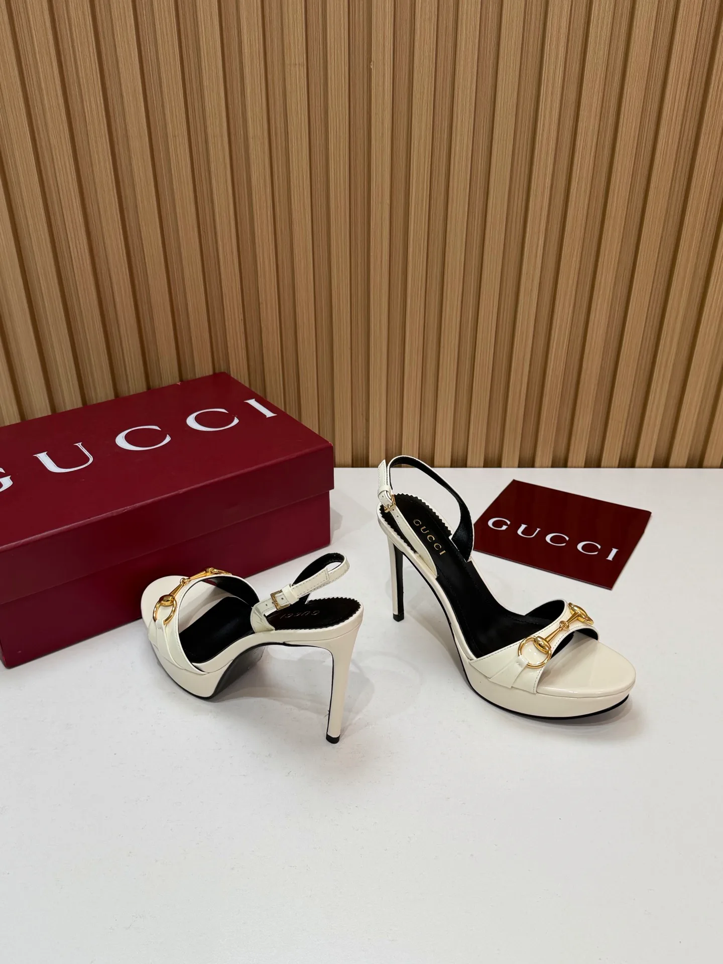 Босоножки Женские Gucci 18396263