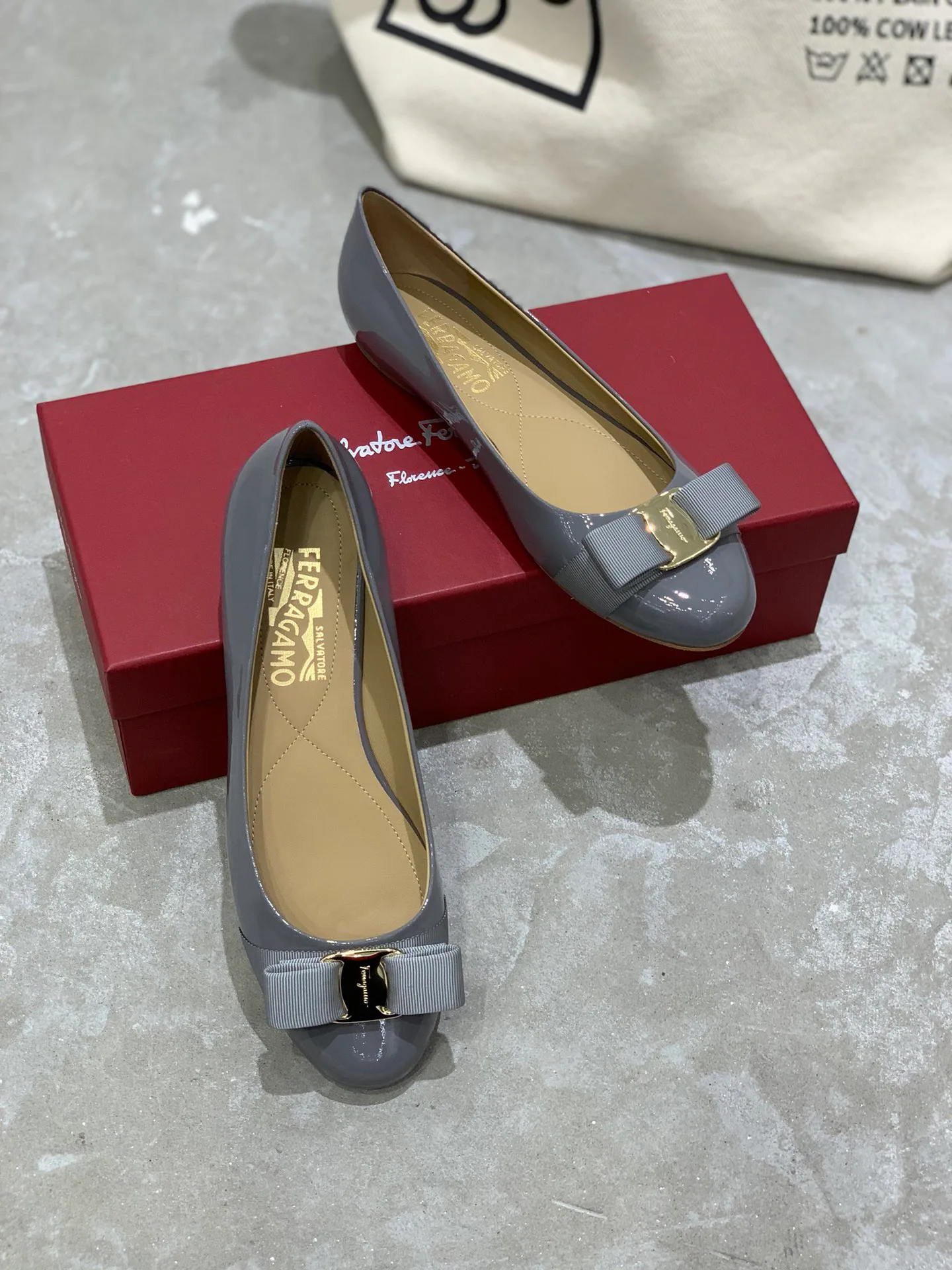 Балетки Женские Salvatore Ferragamo 18340640