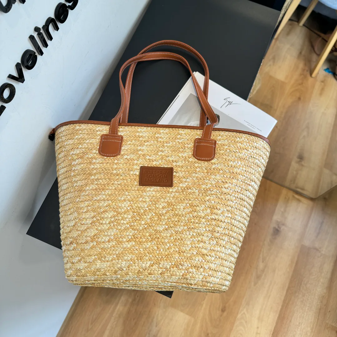 Классические Сумки Женские Burberry 12765048