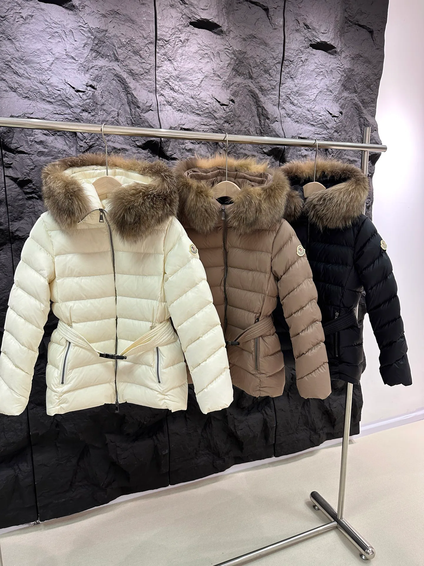 Куртки И Пуховики Женские Moncler 19636114