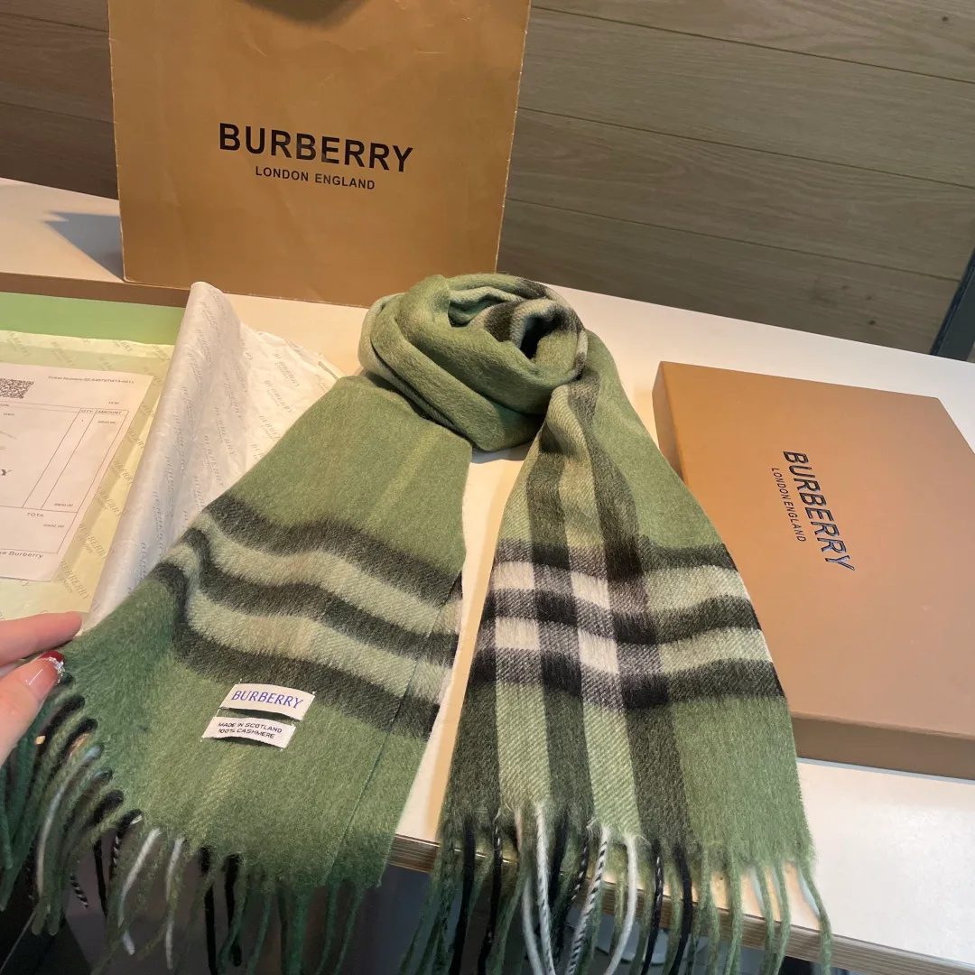 Шарфы Burberry 4518657