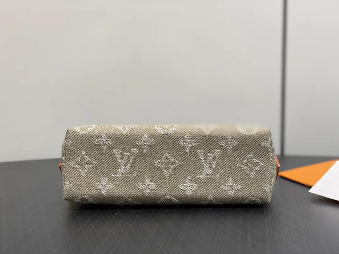 Клатчи Женские Louis Vuitton 11778085