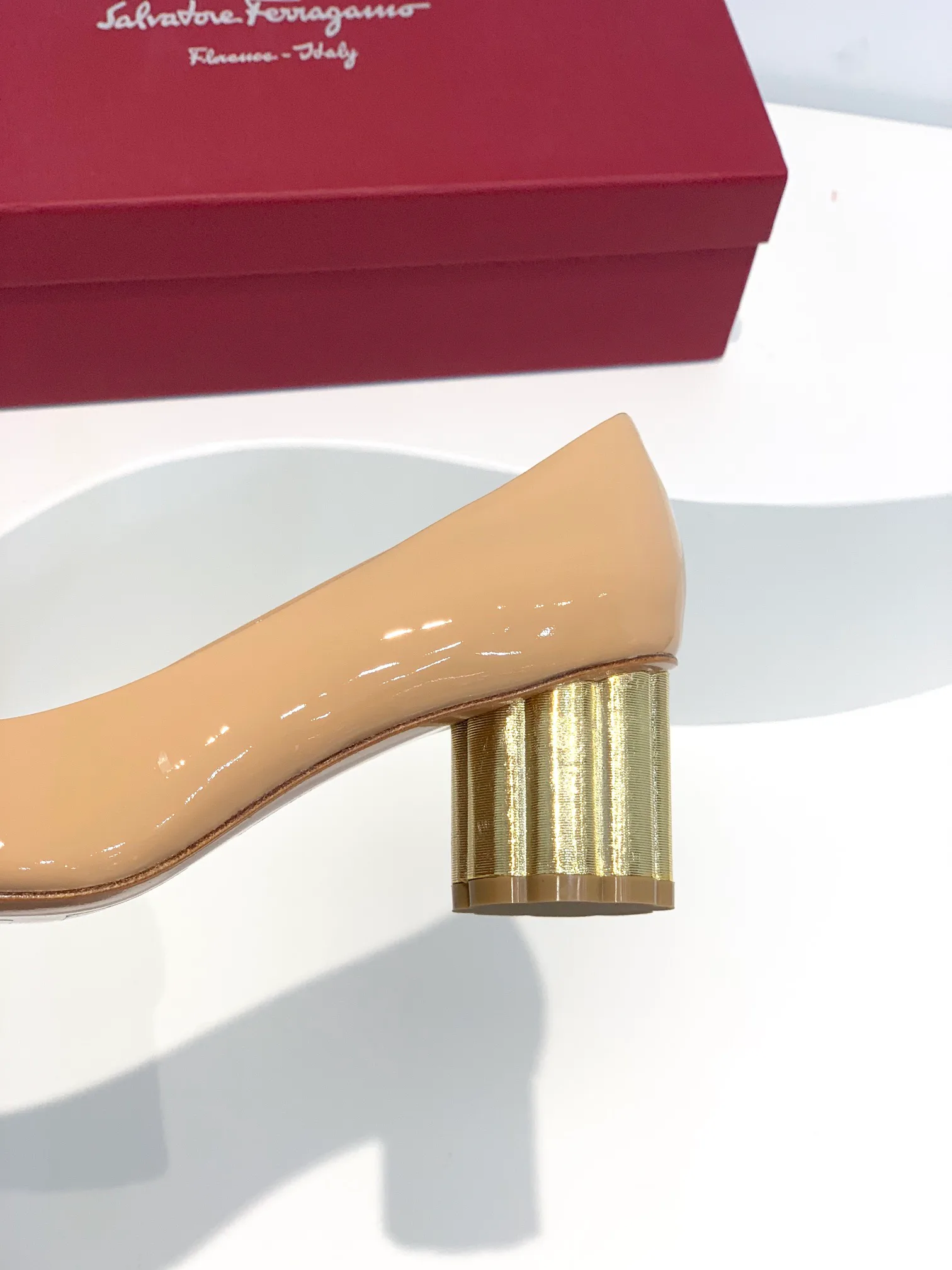 Туфли Женские Salvatore Ferragamo 11675507