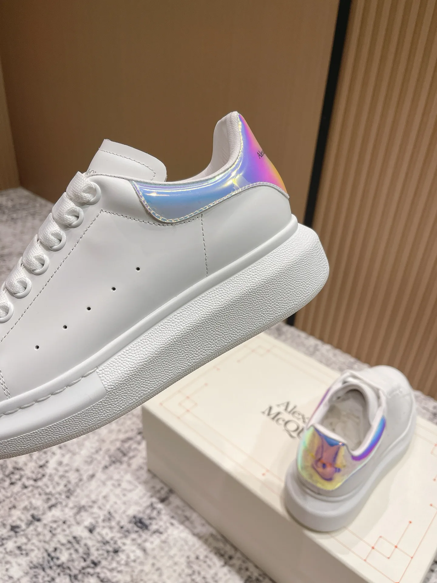 Кроссовки Женские Alexander Mcqueen 9464443