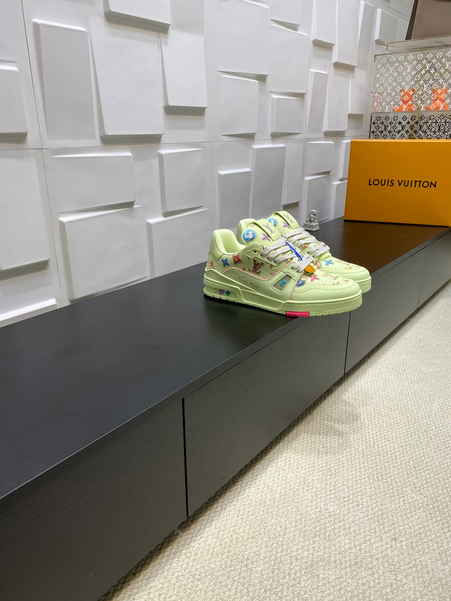 Кроссовки Женские Louis Vuitton 1132320