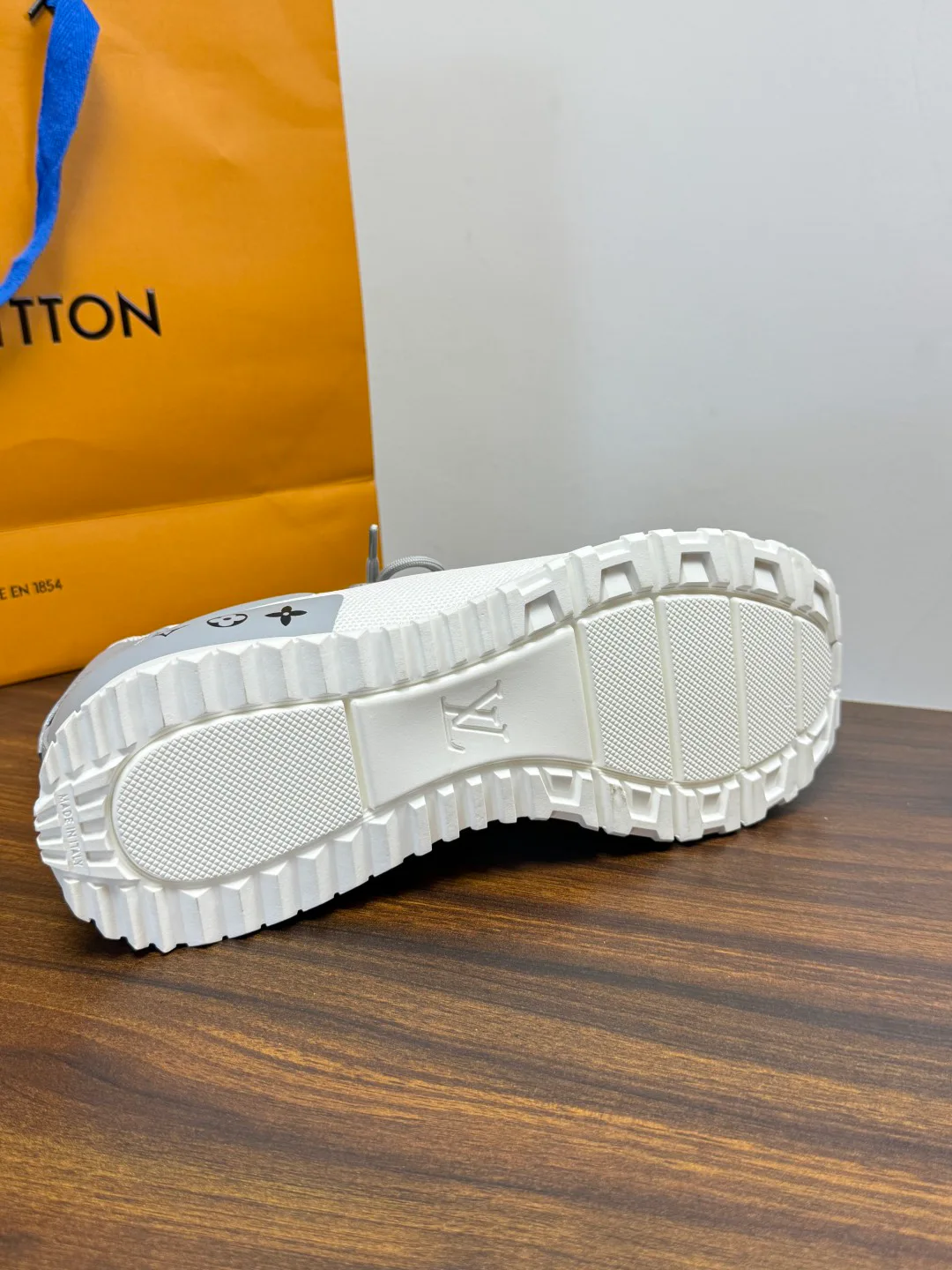Кроссовки Мужские Louis Vuitton 19716392