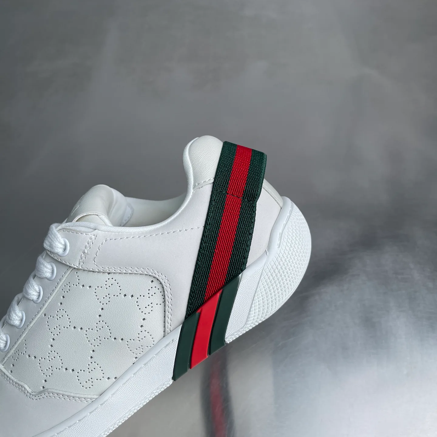 Кроссовки Женские Gucci 18535746