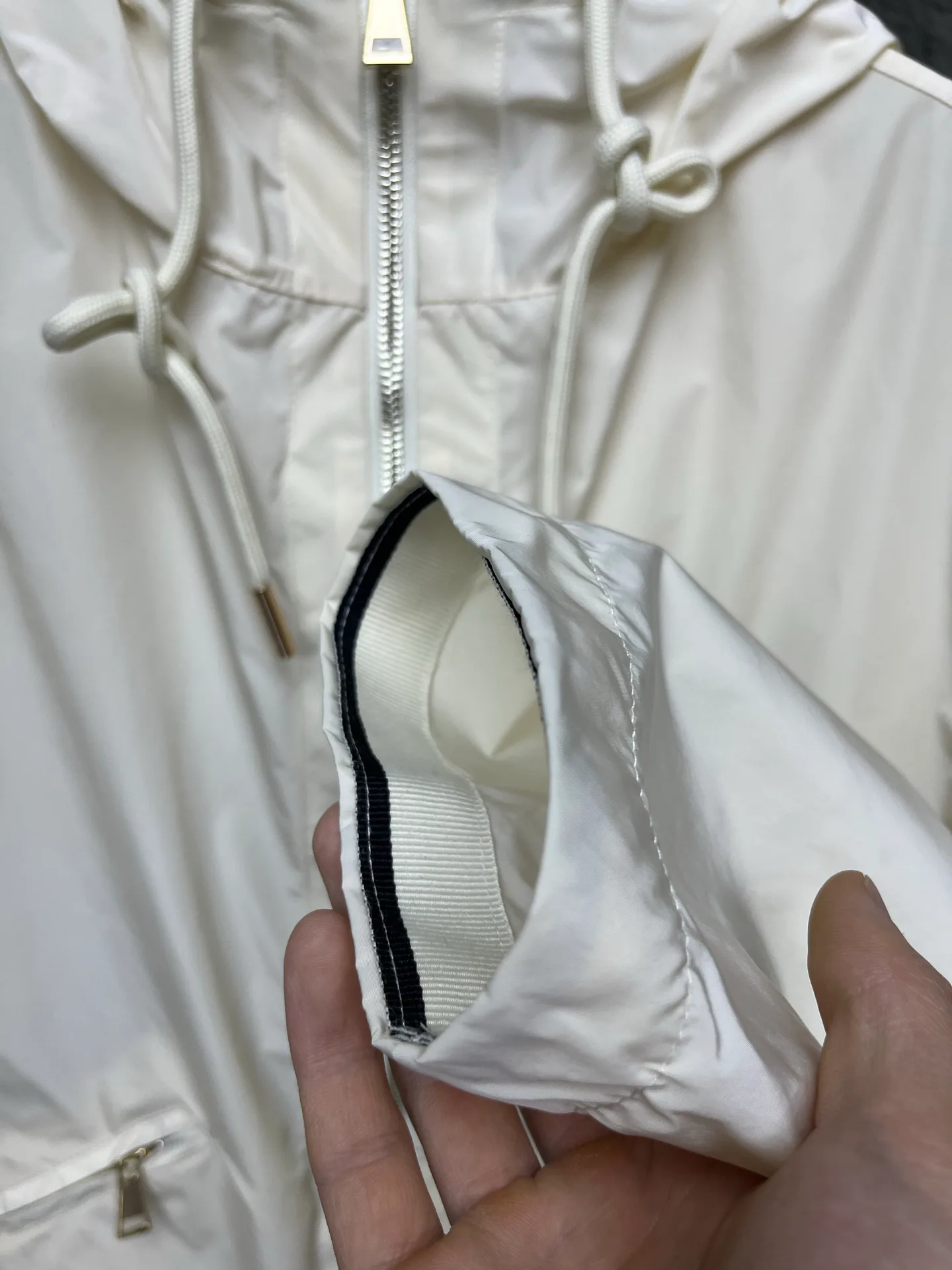 Куртки И Пуховики Женские Moncler 11862713