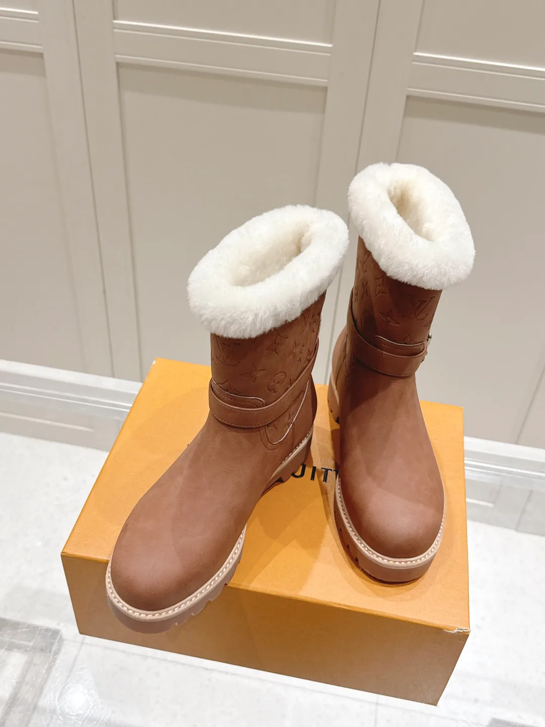 Ботинки Женские Louis Vuitton 1731484