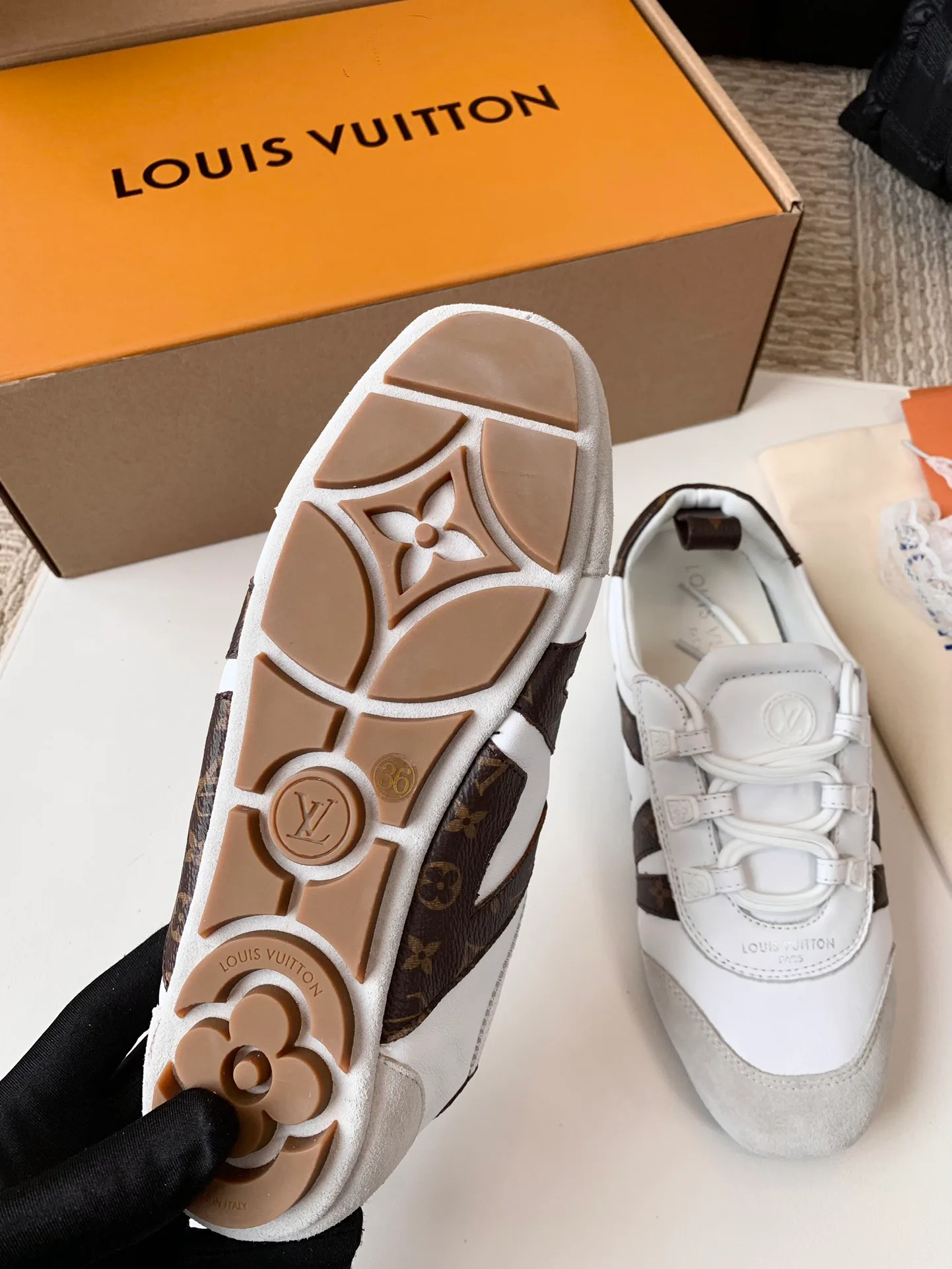 Кроссовки Женские Louis Vuitton 17753808