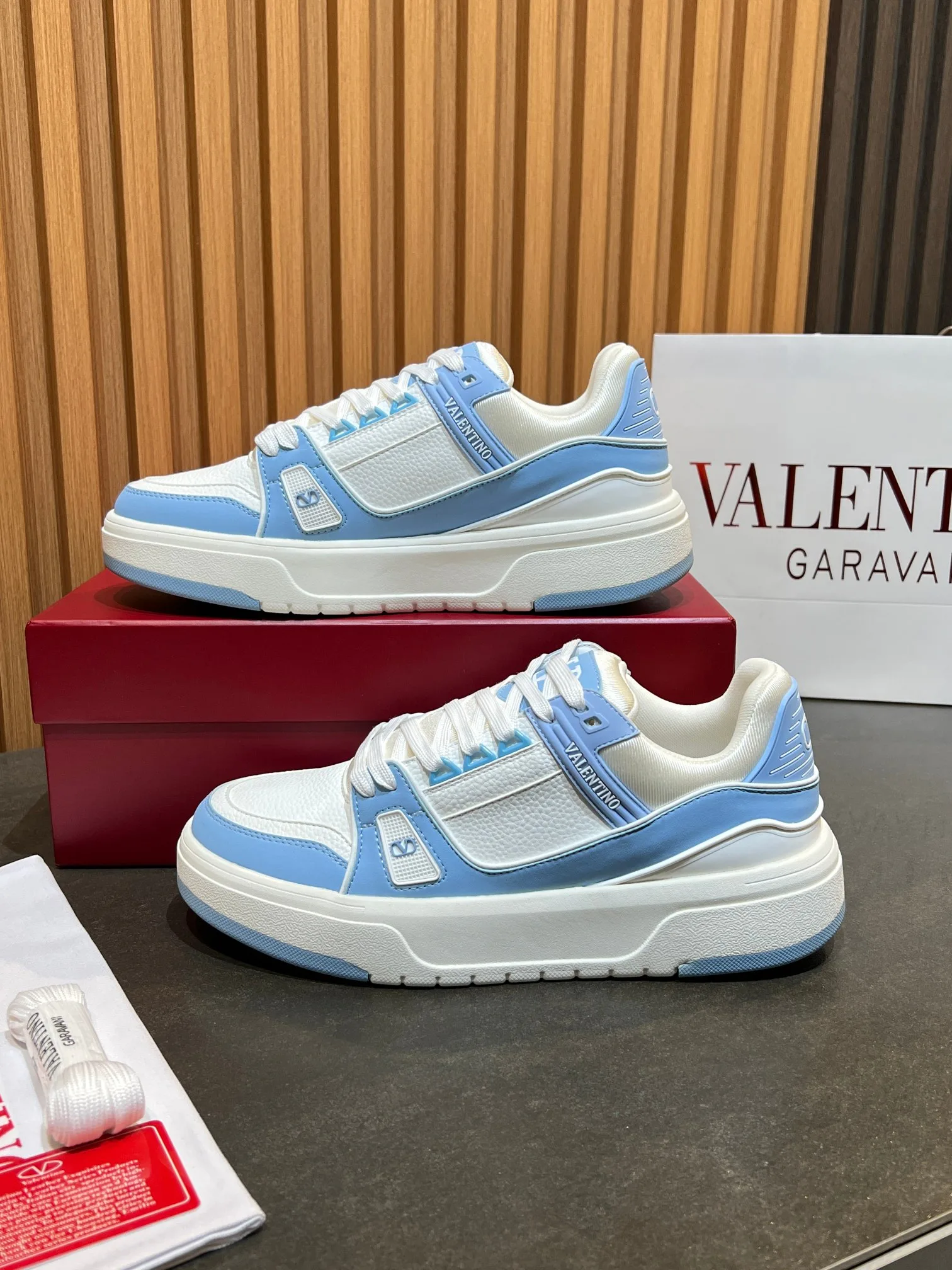 Кроссовки Женские Valentino 11575963