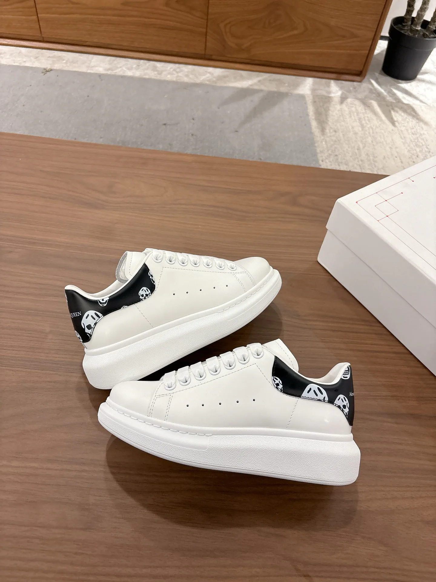 Кроссовки Женские Alexander Mcqueen 11561343