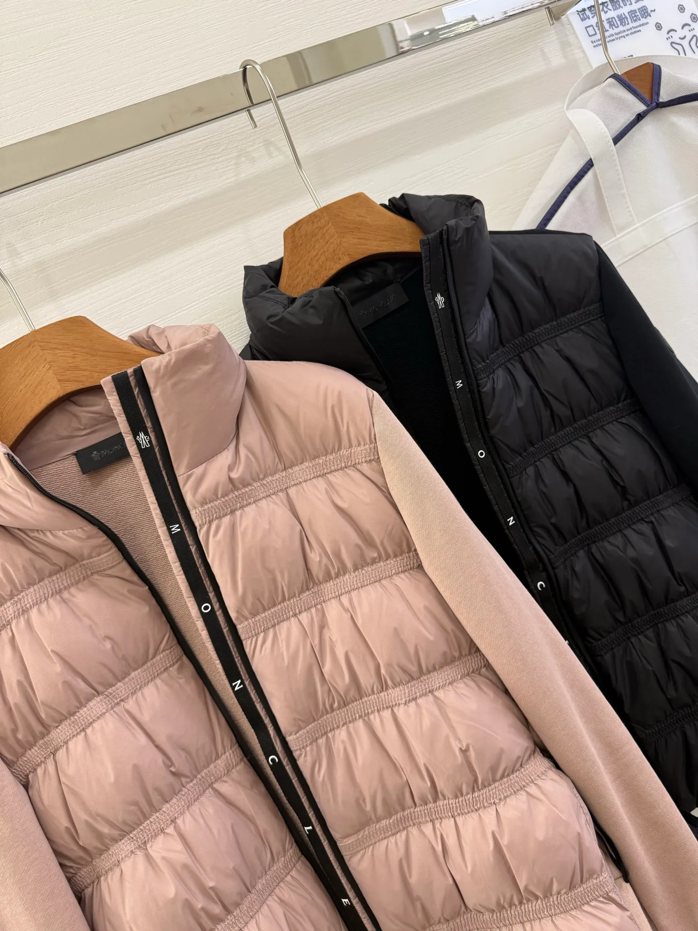 Куртки И Пуховики Женские Moncler 17918899