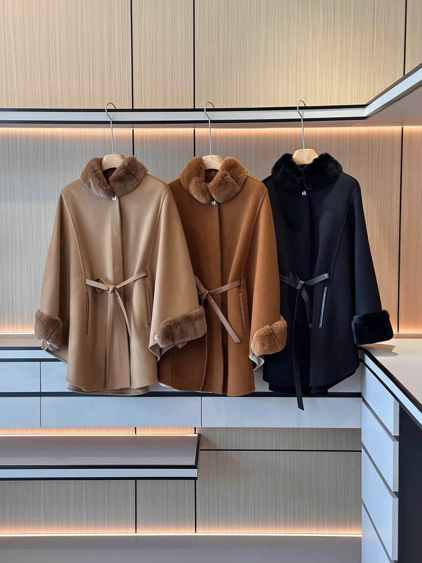 Пальто Женские Loro Piana 18706878