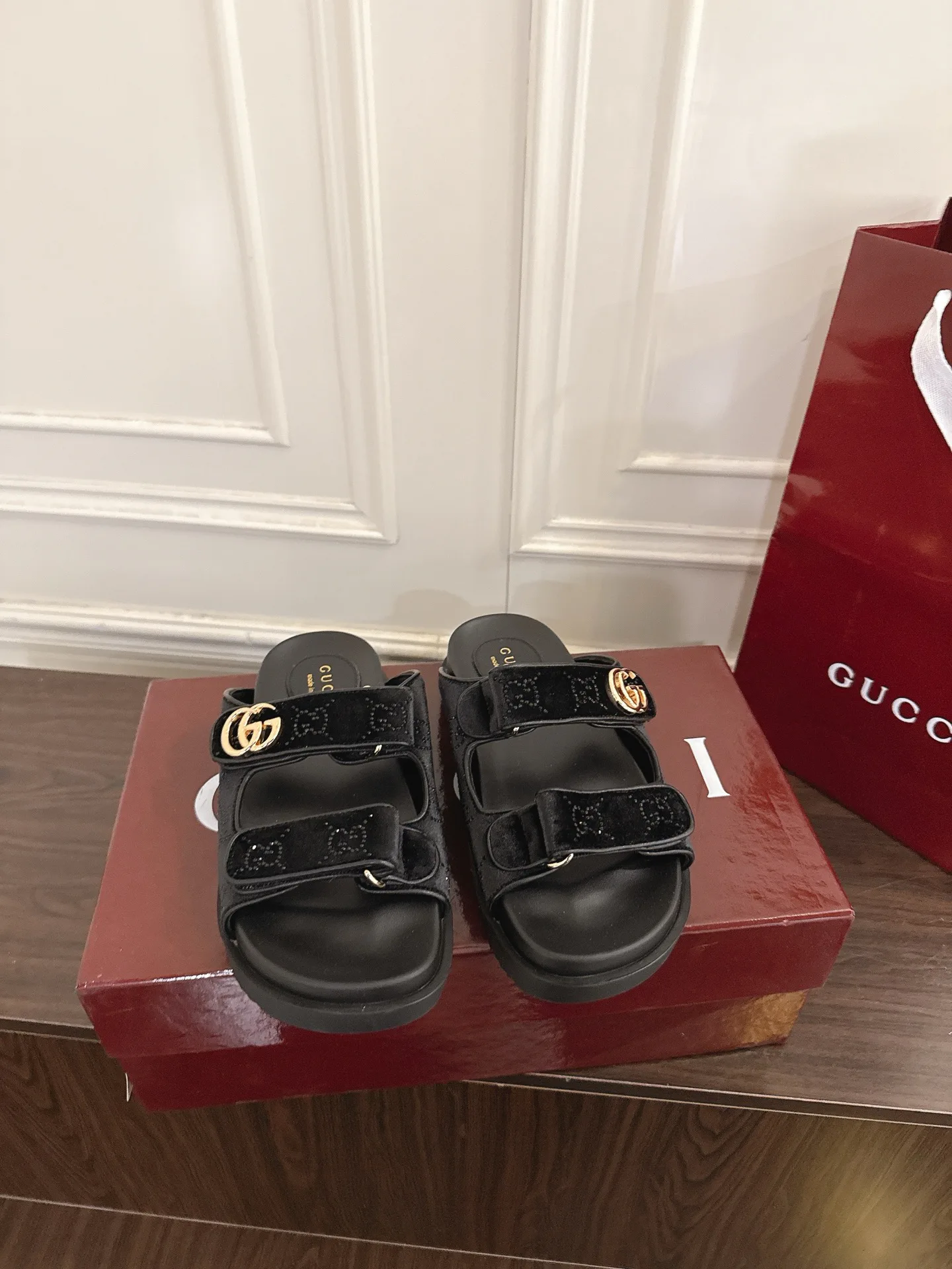 Шлепанцы Женские Gucci 13540605