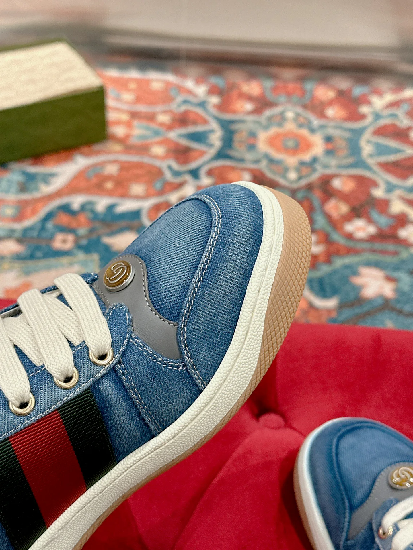 Кроссовки Женские Gucci 17956679