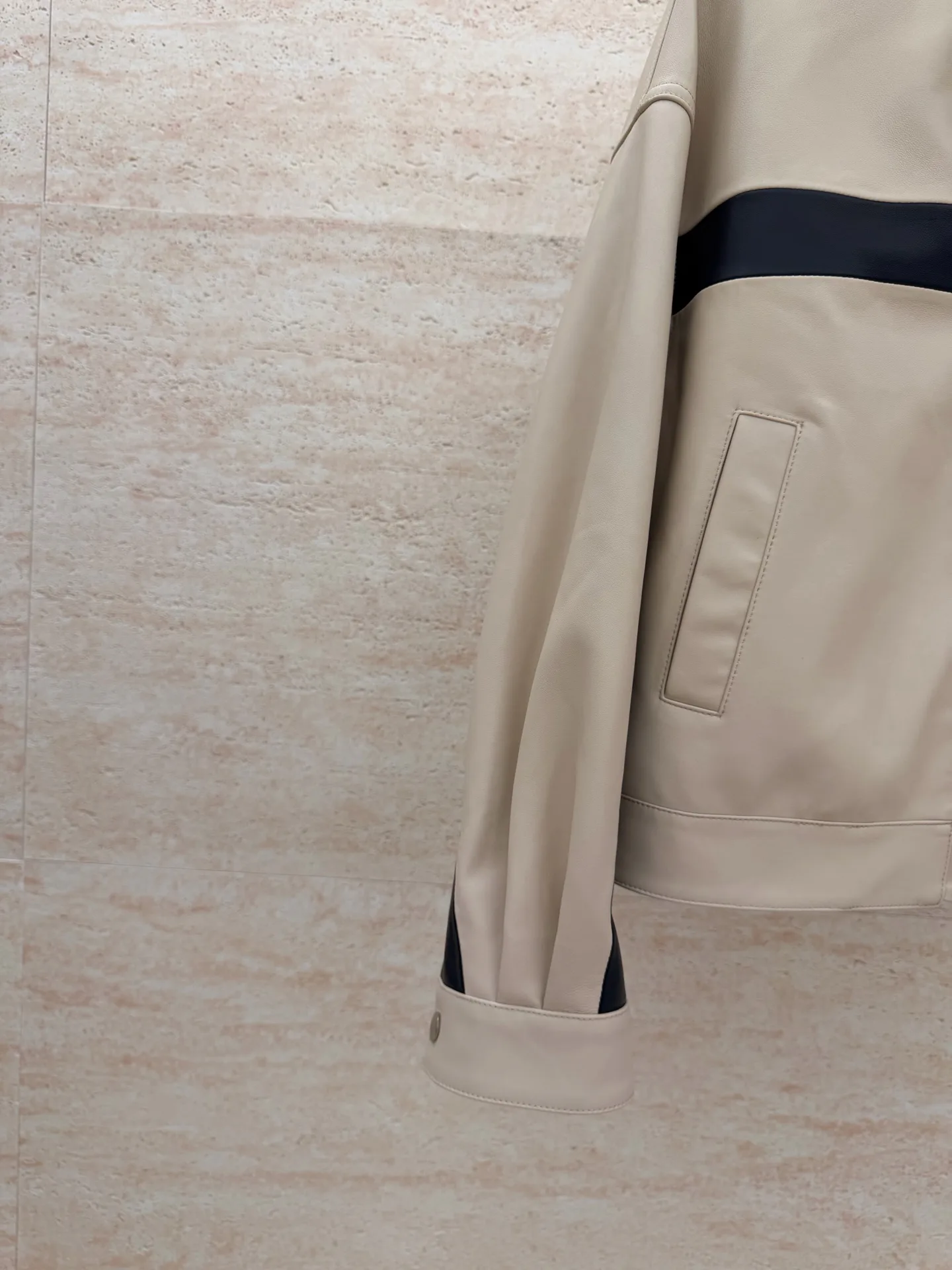 Кожаные Куртки И Дублёнки Женские Saint Laurent 17944669