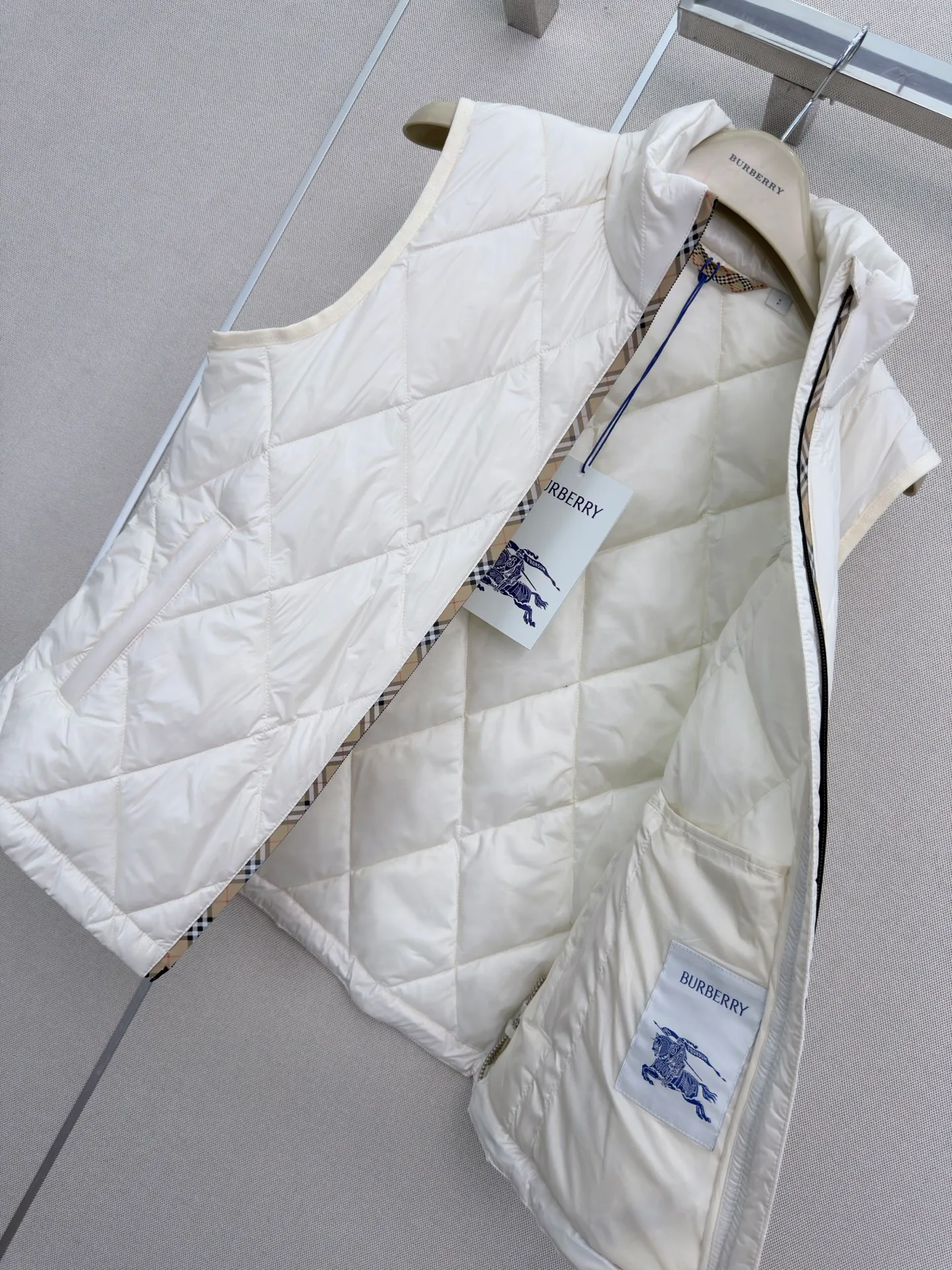 Жилеты Женские Burberry 18839029