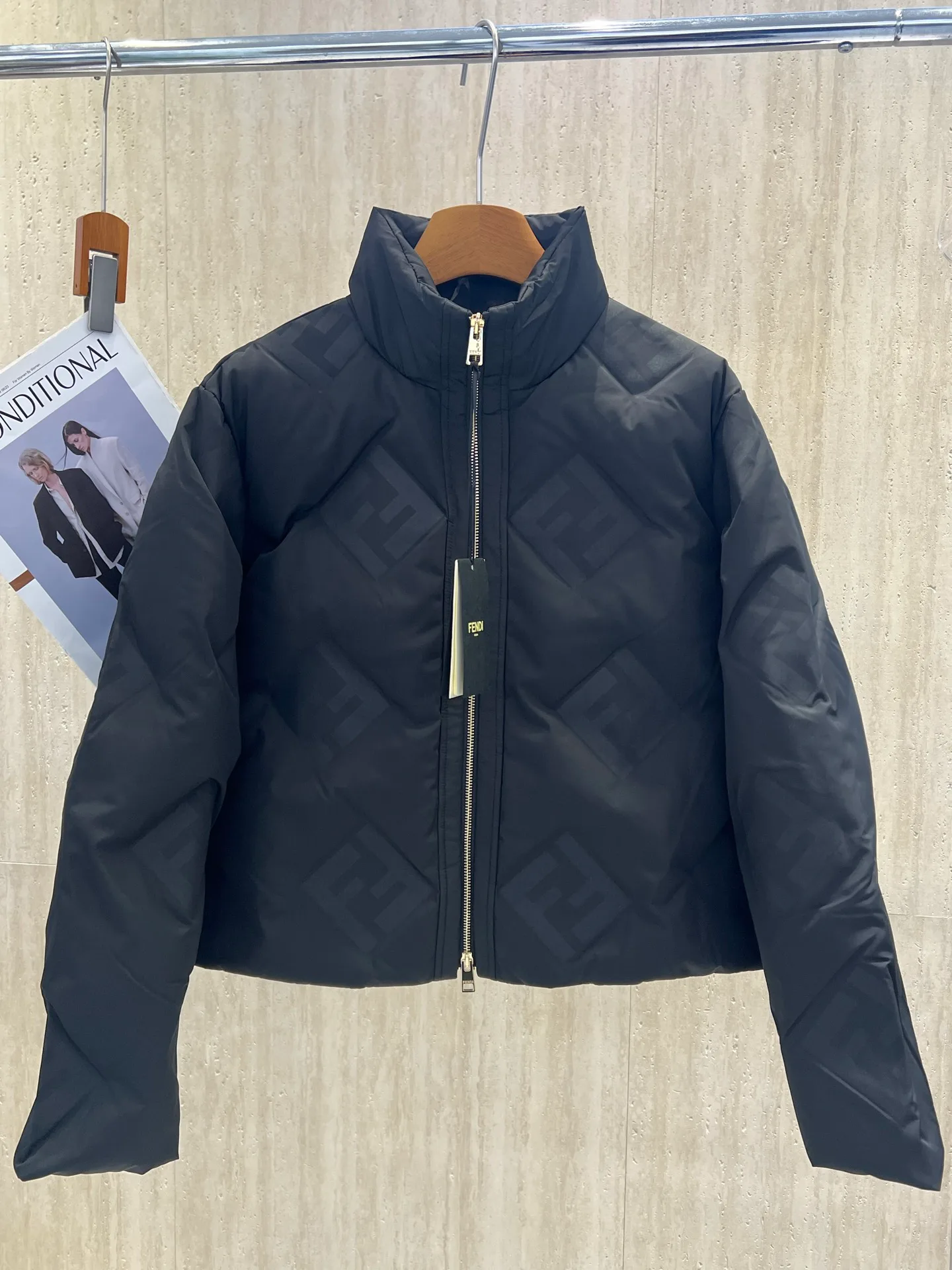 Куртки И Пуховики Женские Fendi 18617157