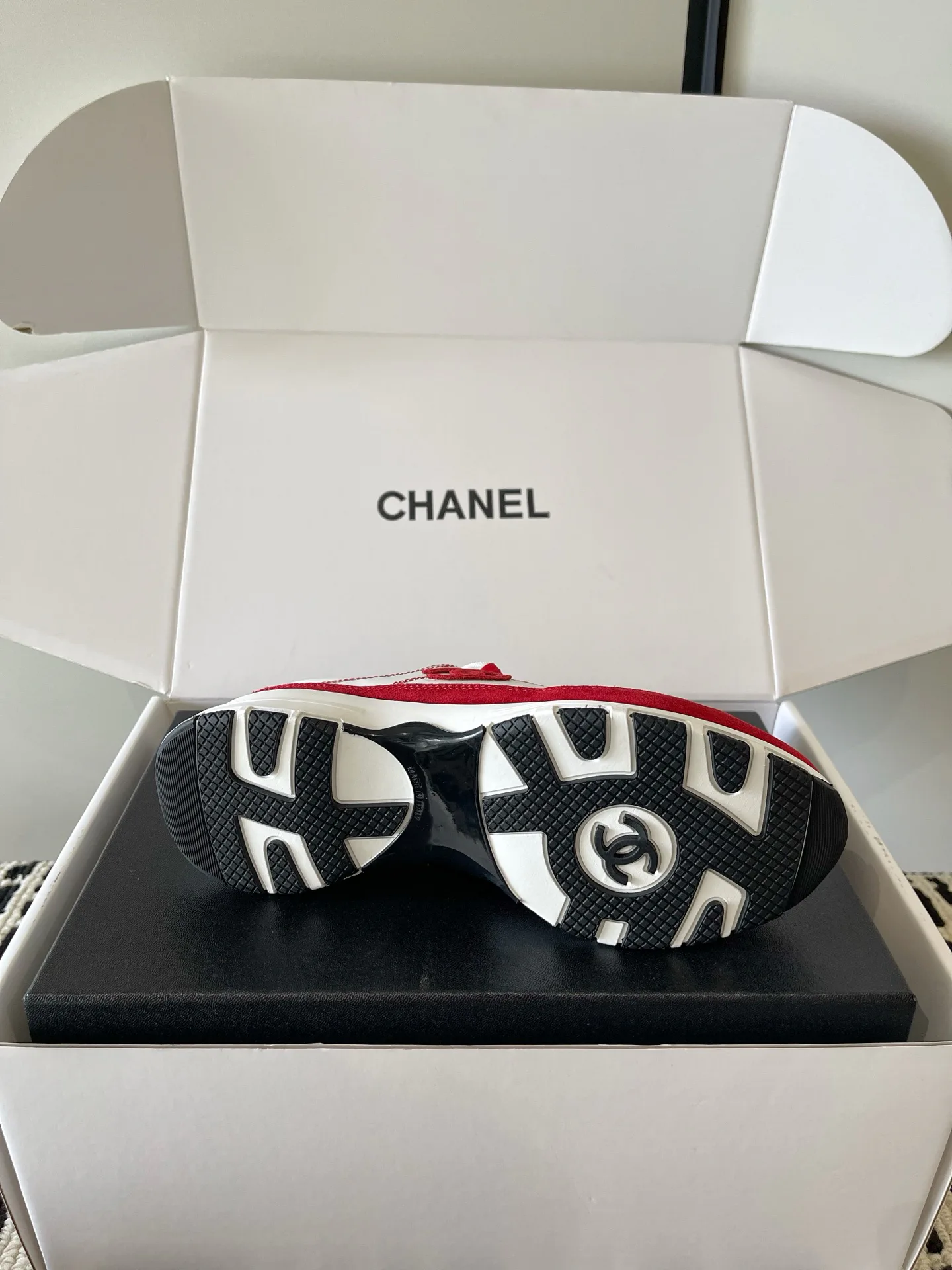 Кроссовки Женские Chanel 18283700