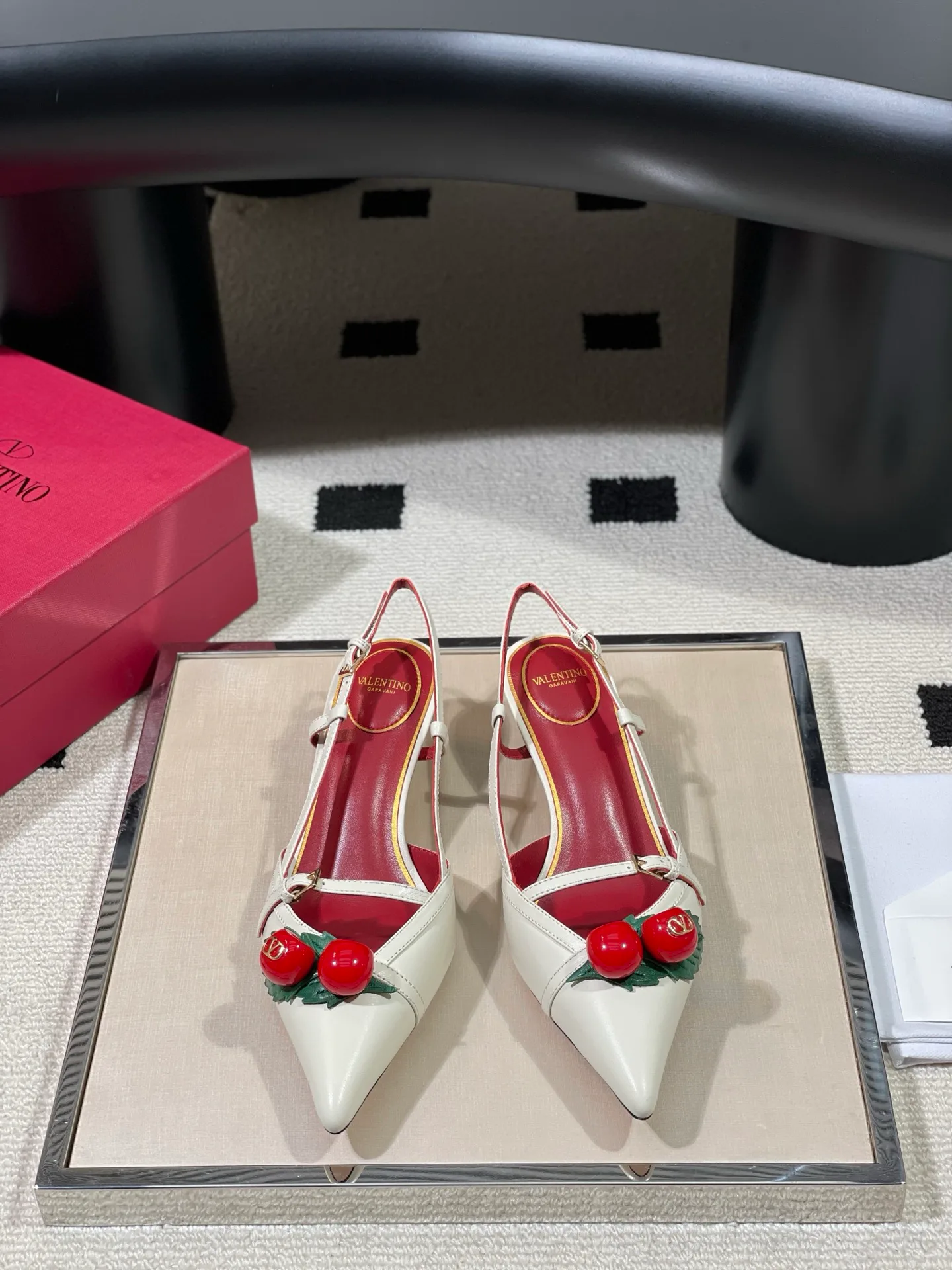 Босоножки Женские Valentino 13189655