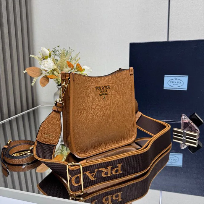 Классические Сумки Женские Prada 13332189