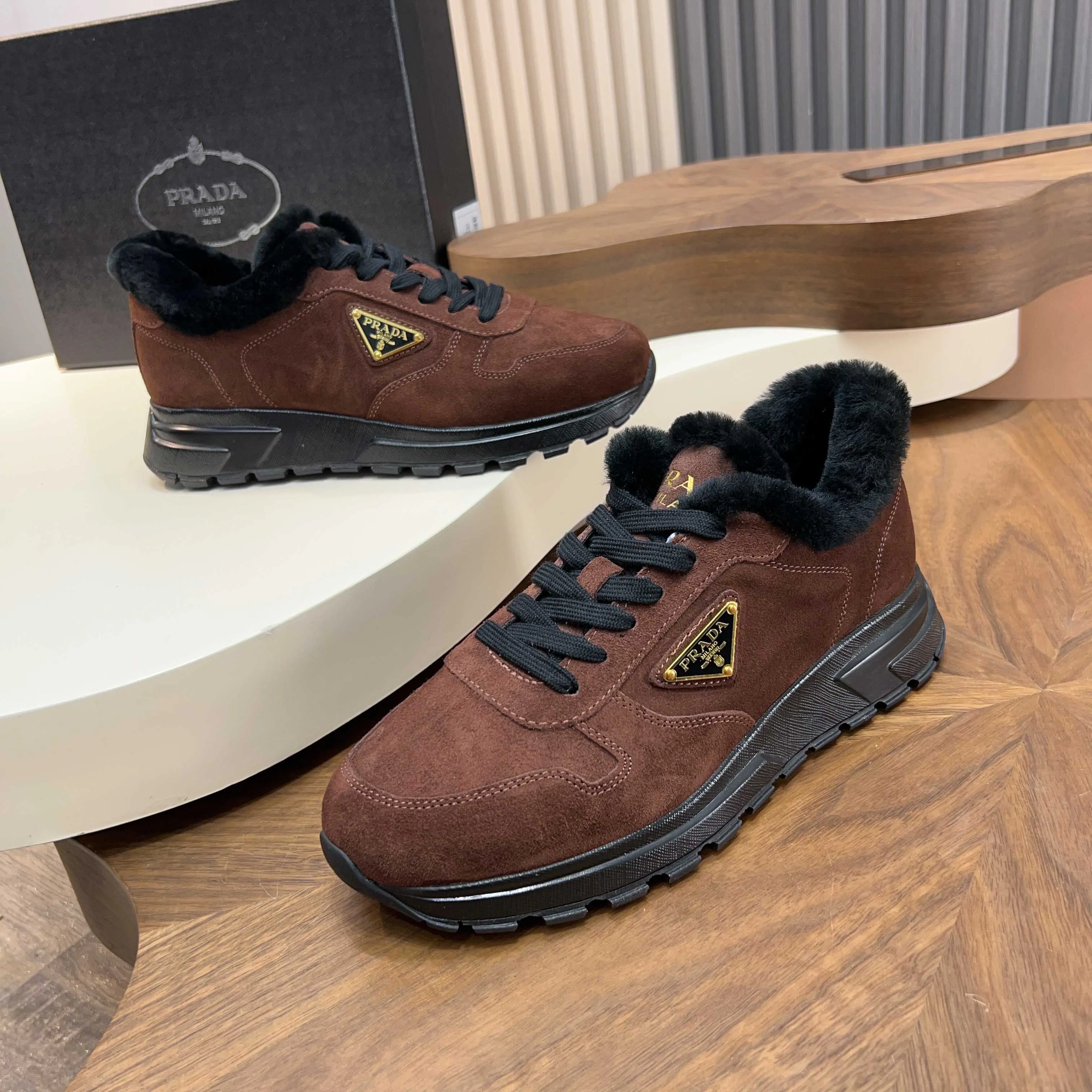 Кроссовки Женские Prada 554572