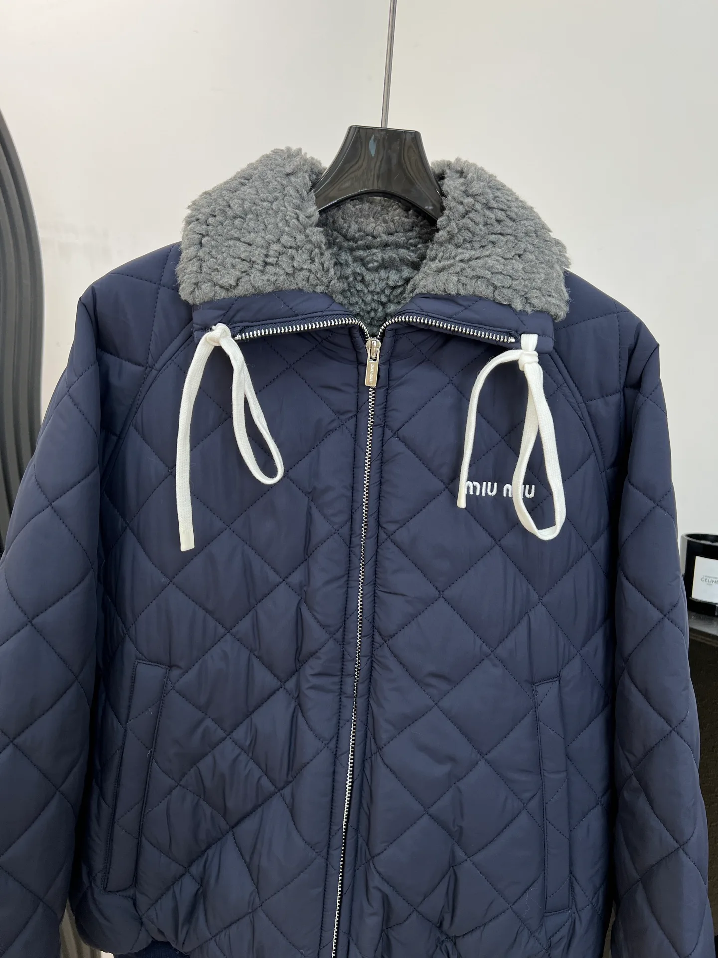 Куртки И Пуховики Женские Miu Miu 18733498