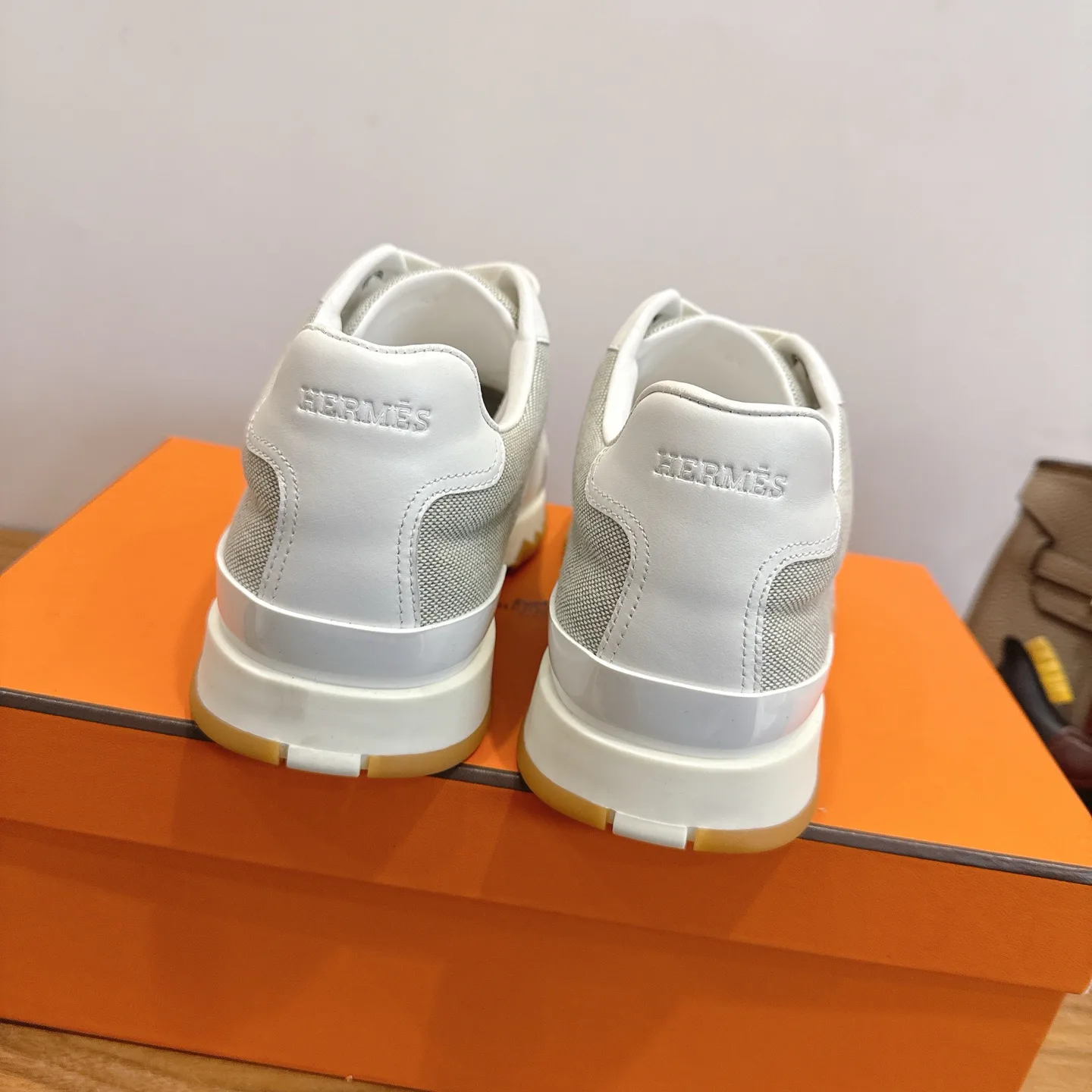 Кроссовки Женские Hermes 1886241