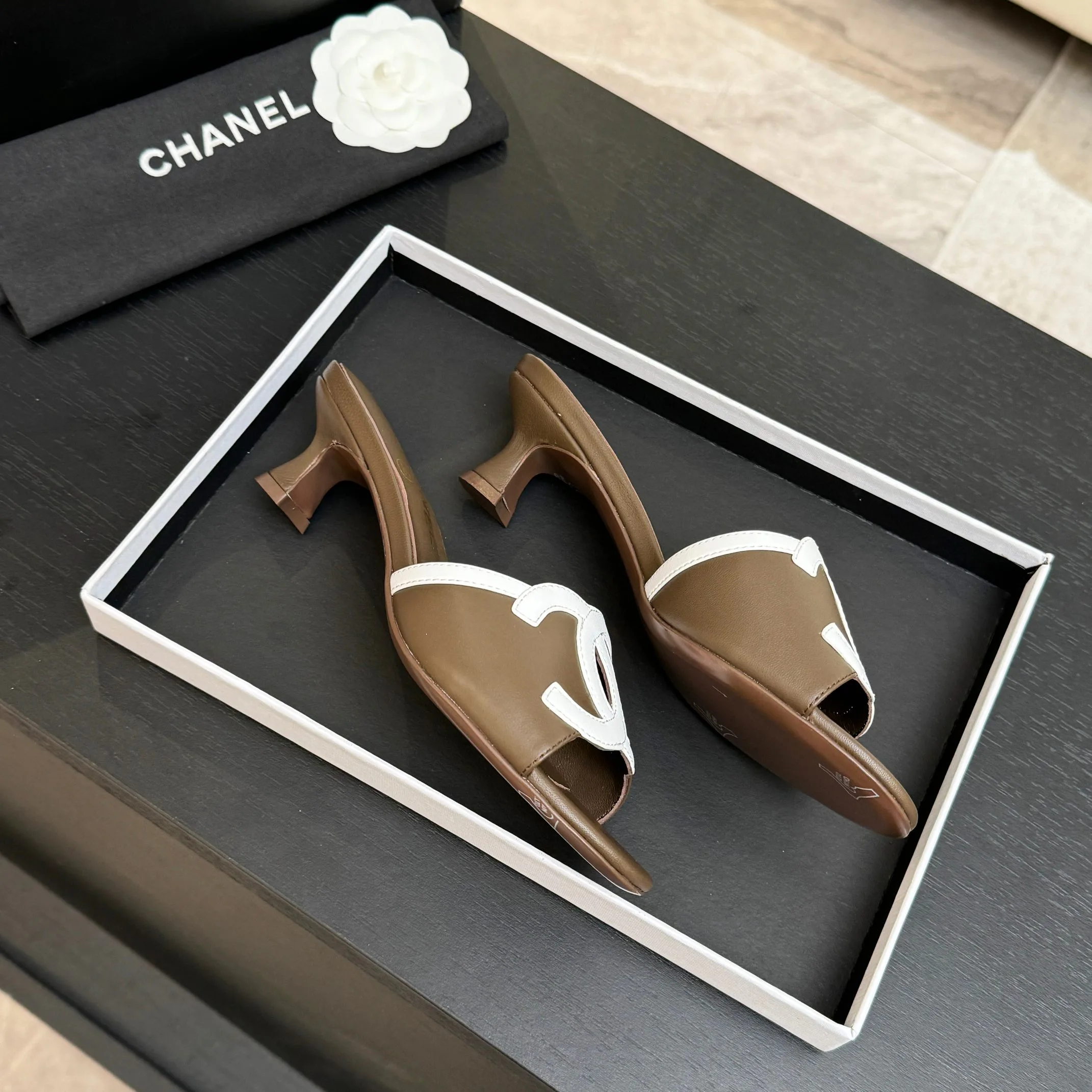 Сандалии Женские Chanel 11648941
