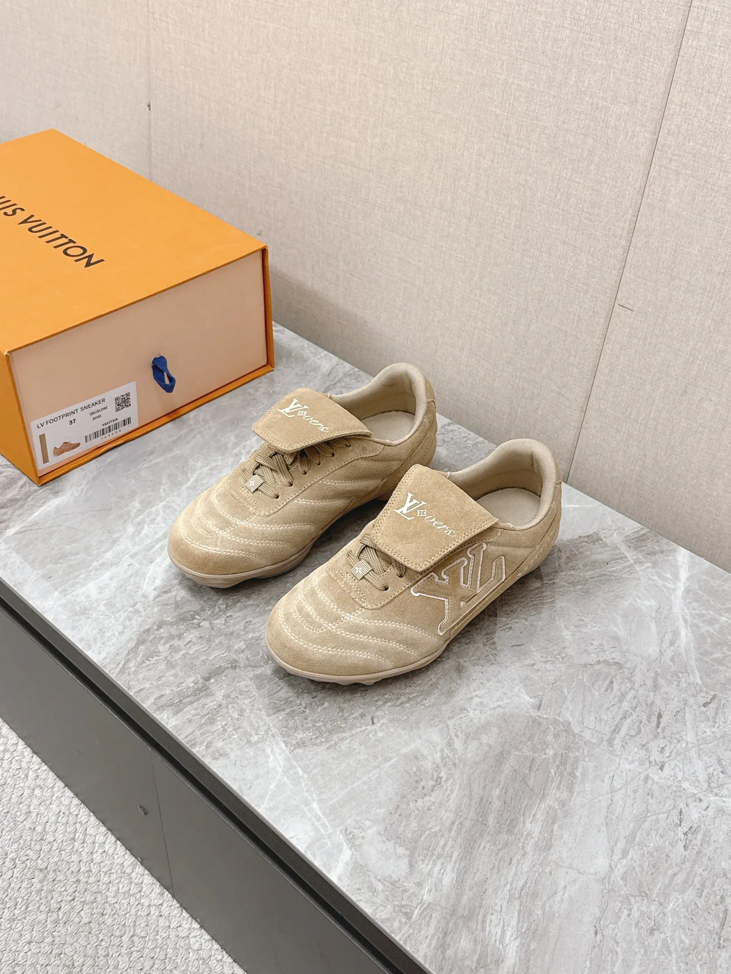 Кроссовки Женские Louis Vuitton 4507765
