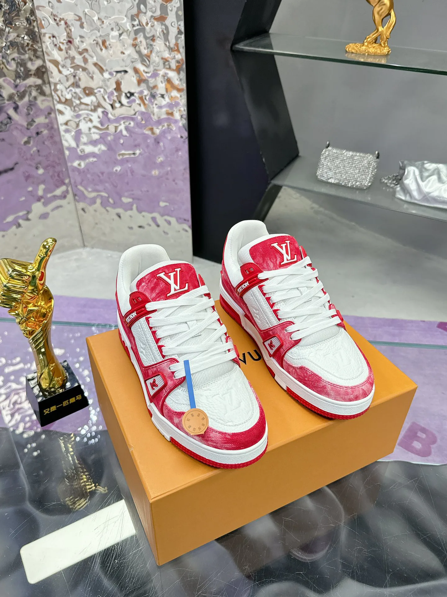 Кроссовки Женские Louis Vuitton 17530408