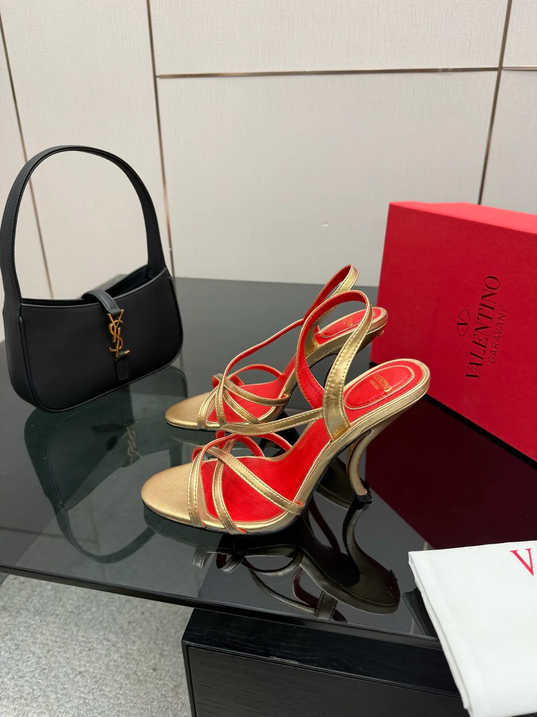 Босоножки Женские Valentino 5052060