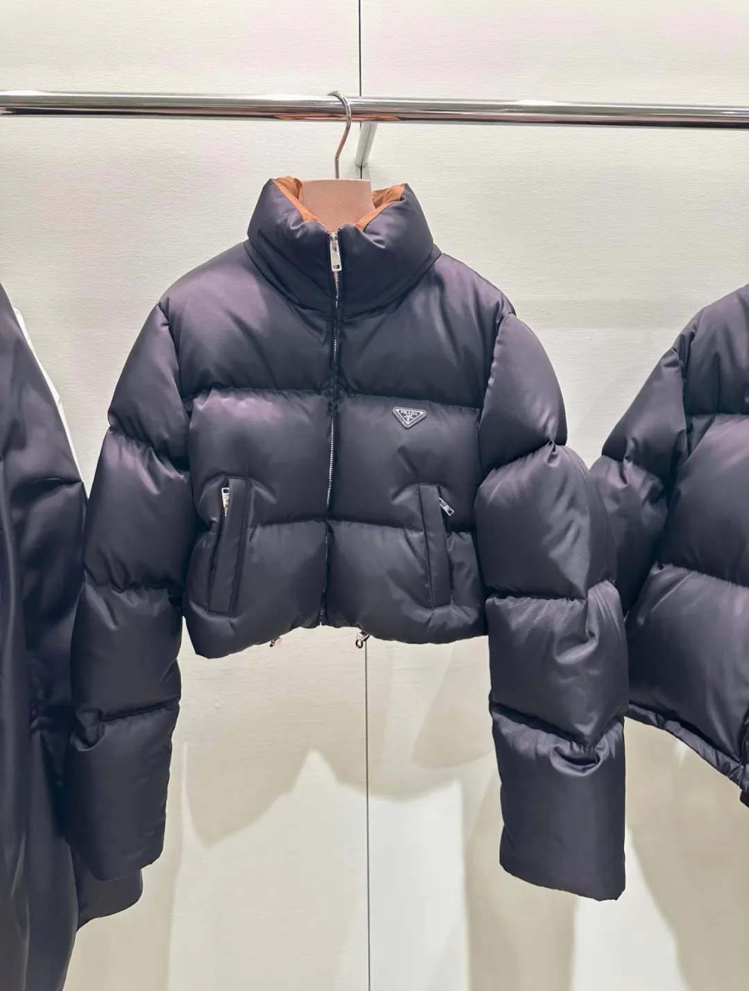 Куртки И Пуховики Женские Prada 19075619