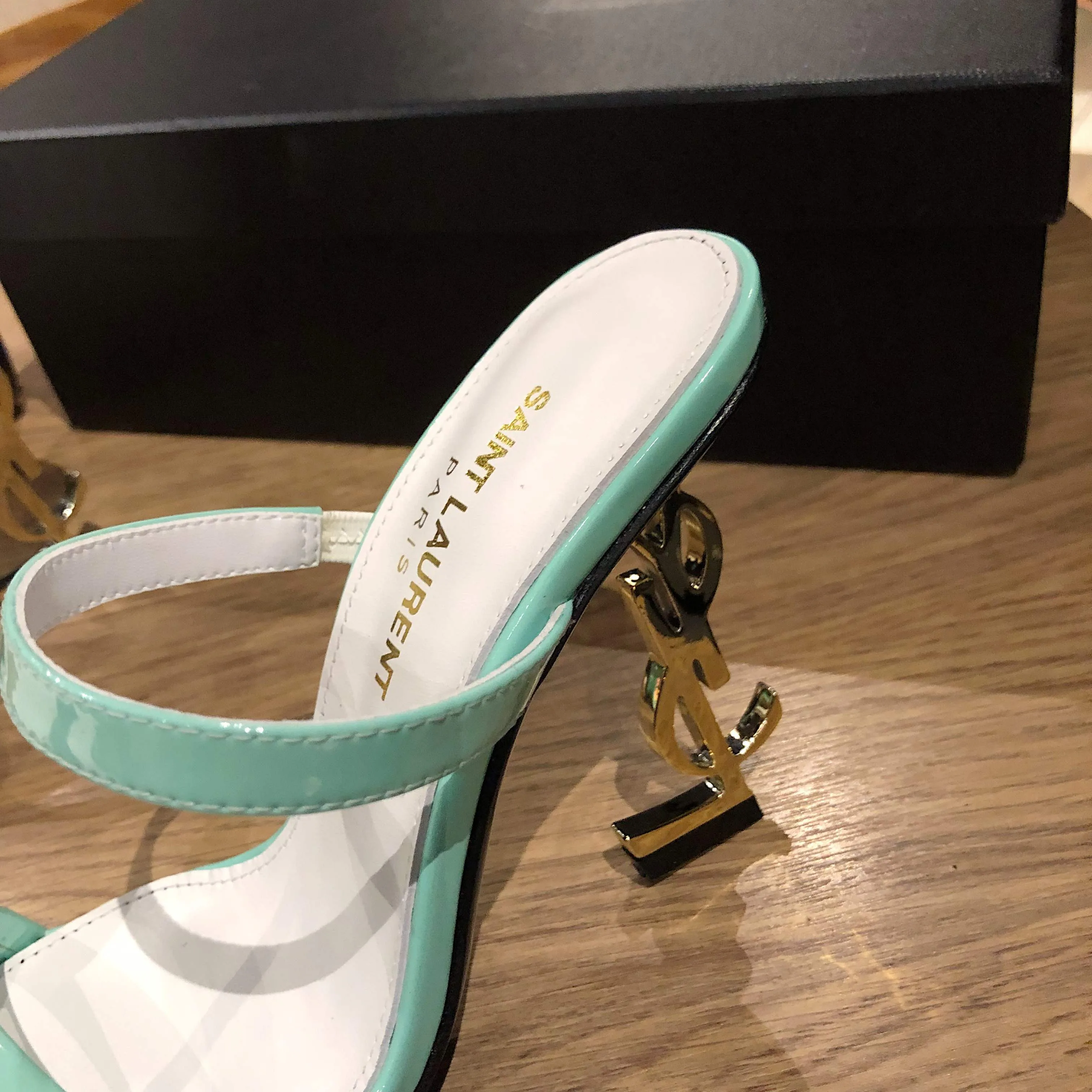 Босоножки Женские Saint Laurent 11220497