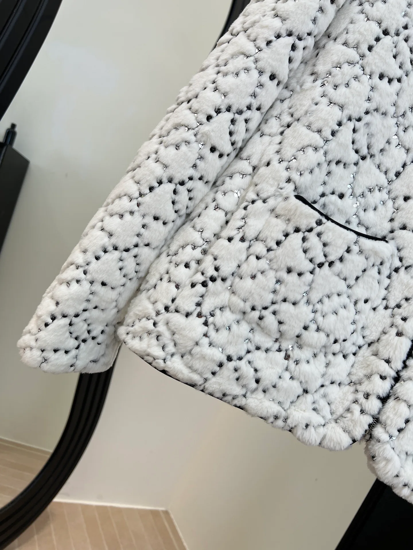 Куртки И Пуховики Женские Chanel 441557