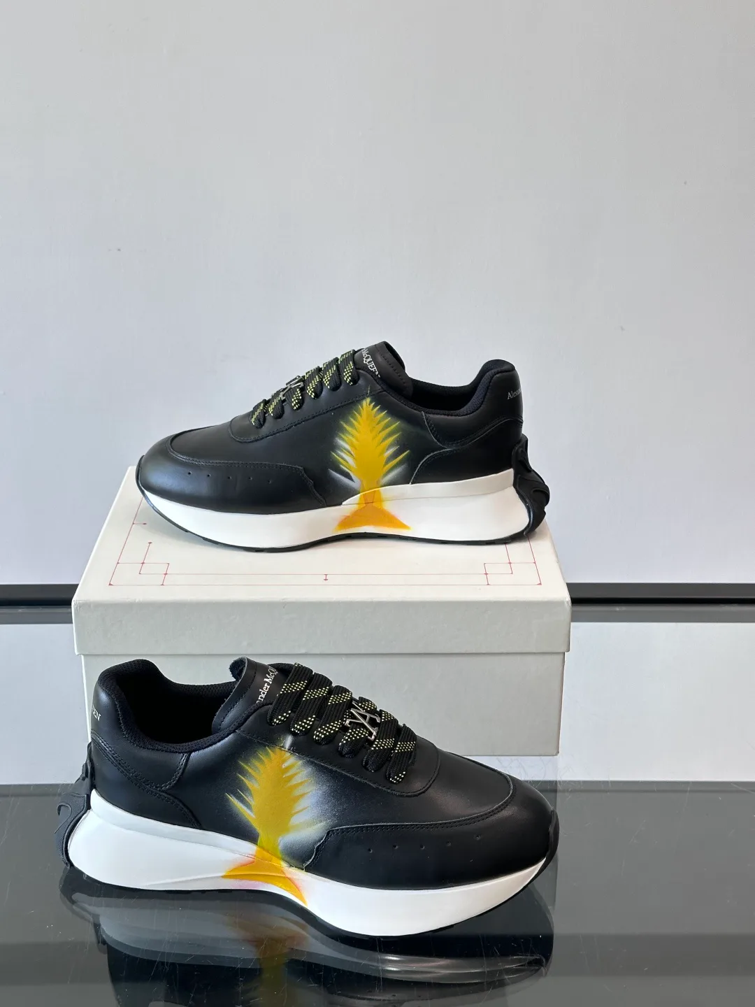 Кроссовки Женские Alexander Mcqueen 564580