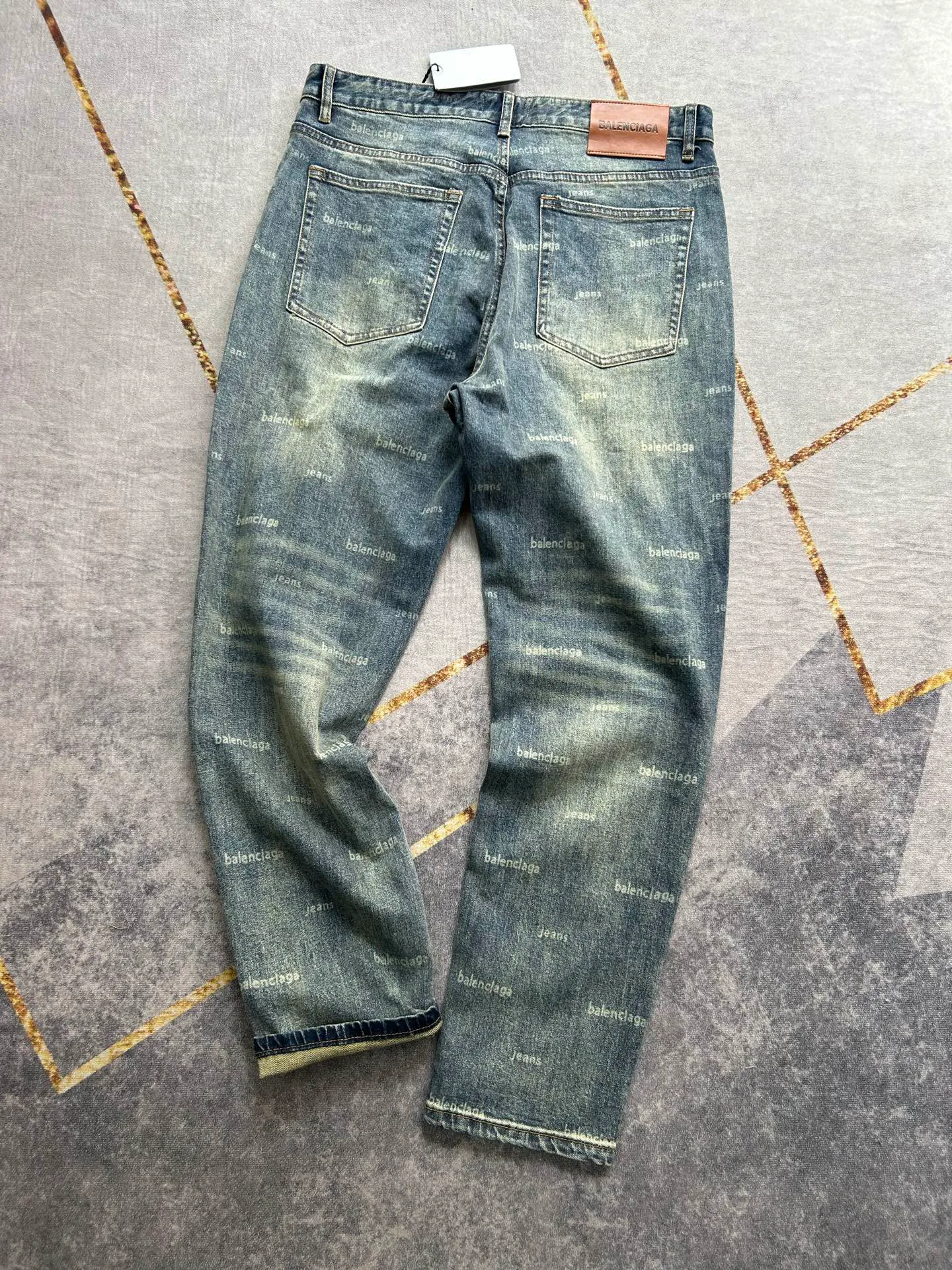 Джинсы Женские Balenciaga 10658012