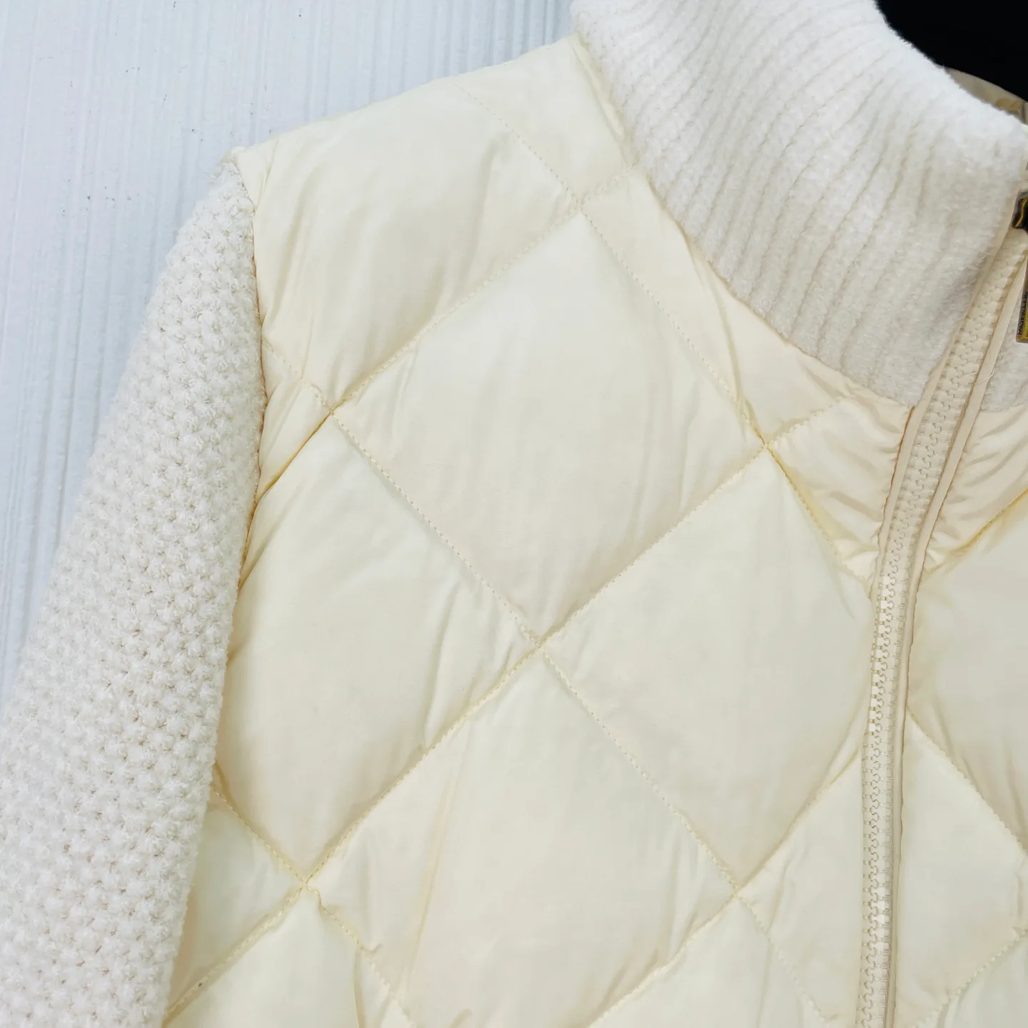 Куртки И Пуховики Женские Moncler 19111919