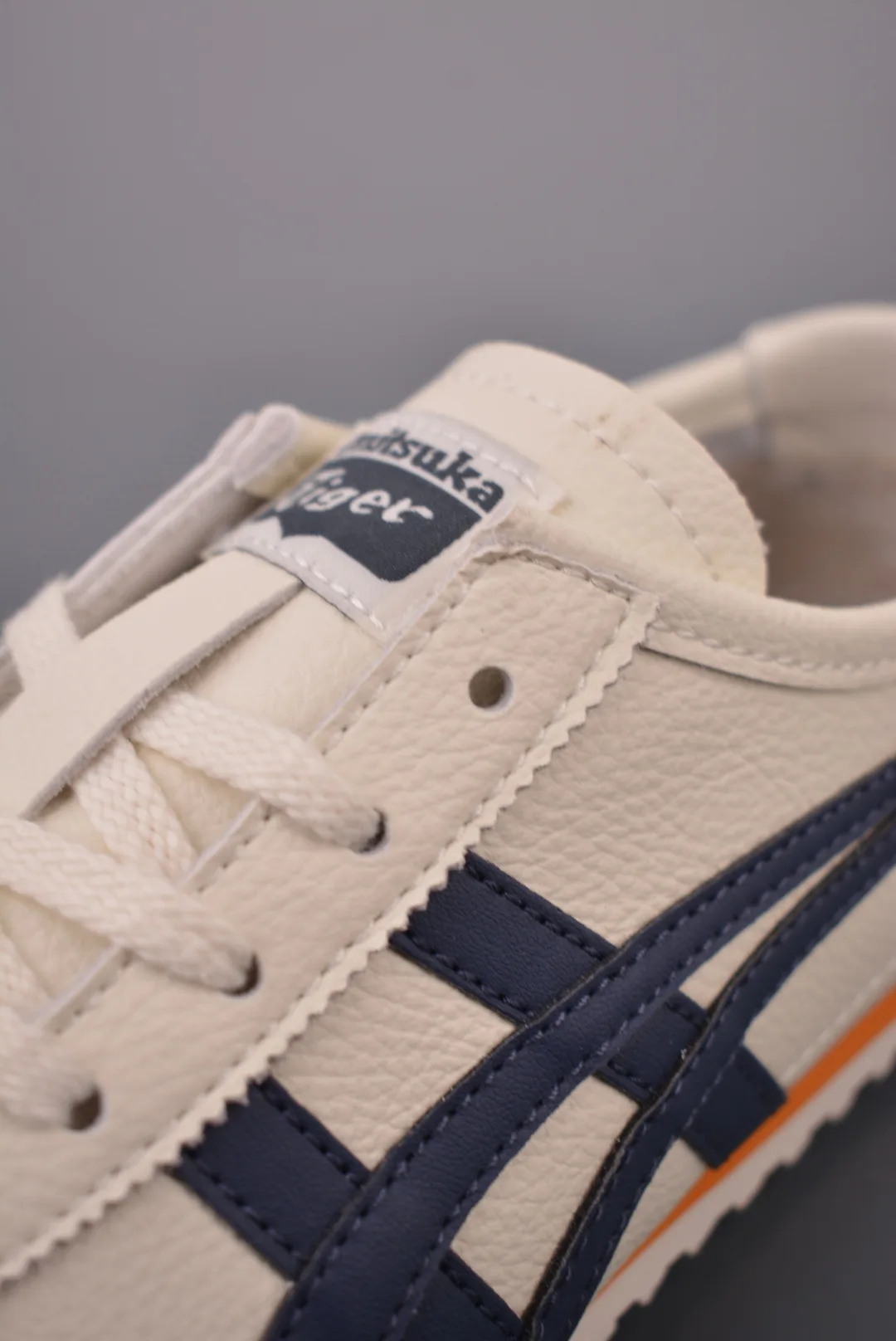 Кроссовки Женские Asics 18562052