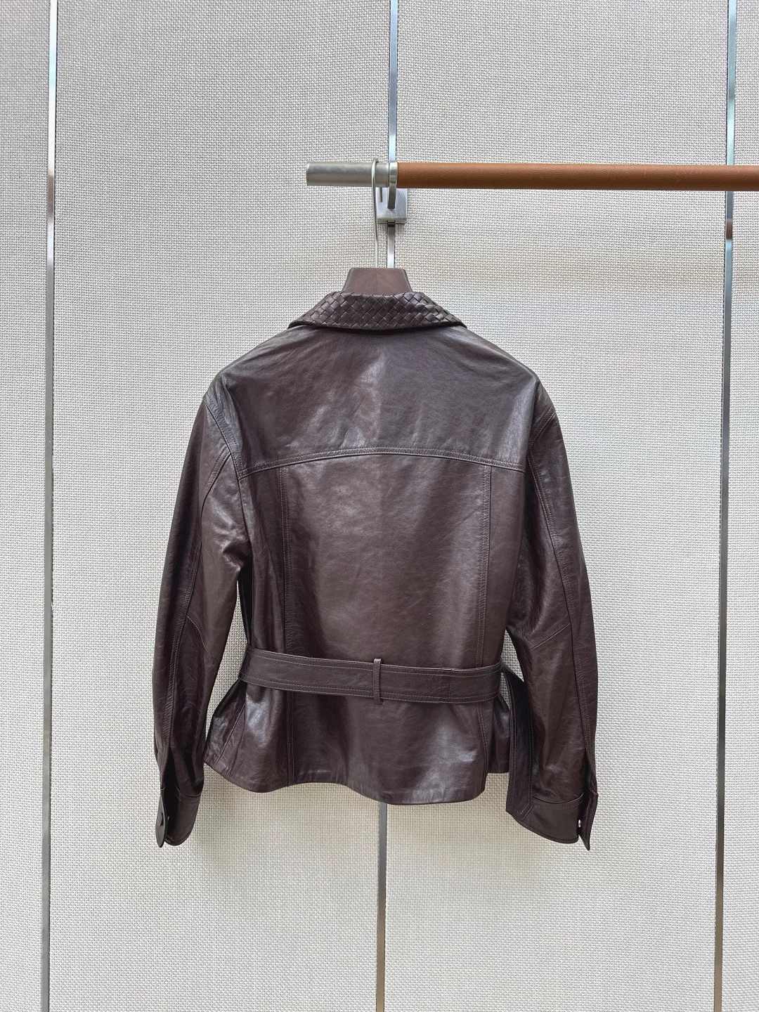 Кожаные Куртки И Дублёнки Женские Bottega Veneta 19073854