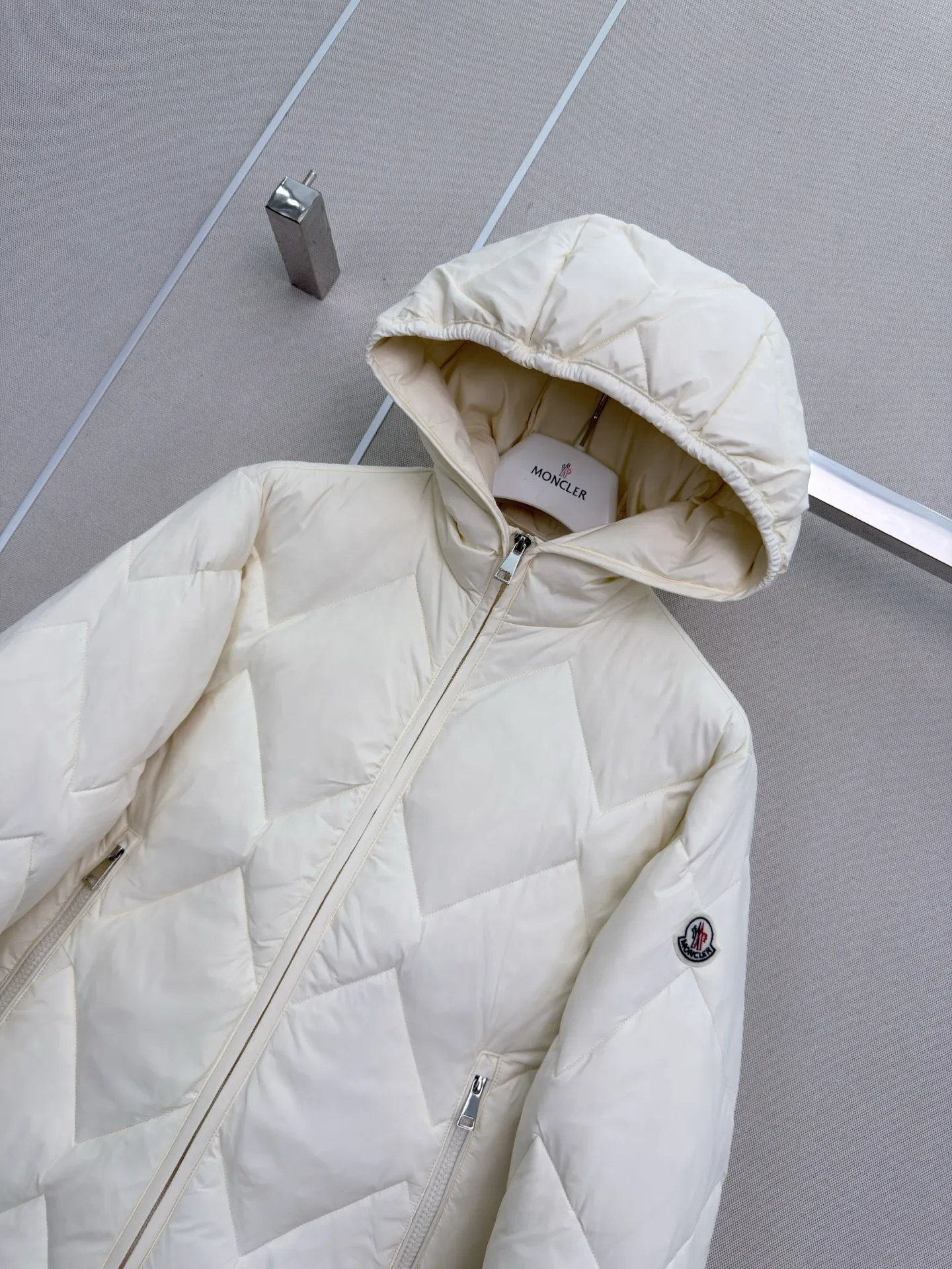 Куртки И Пуховики Женские Moncler 18877924